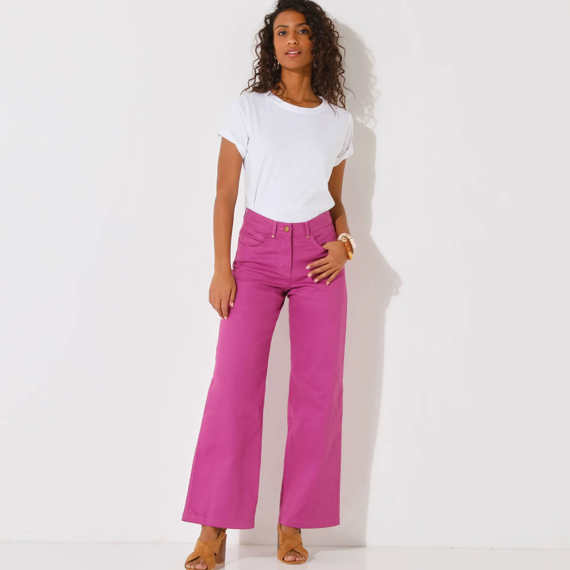 Broek<Blancheporte Gekleurde broek met ruim model en 5 zakken violine