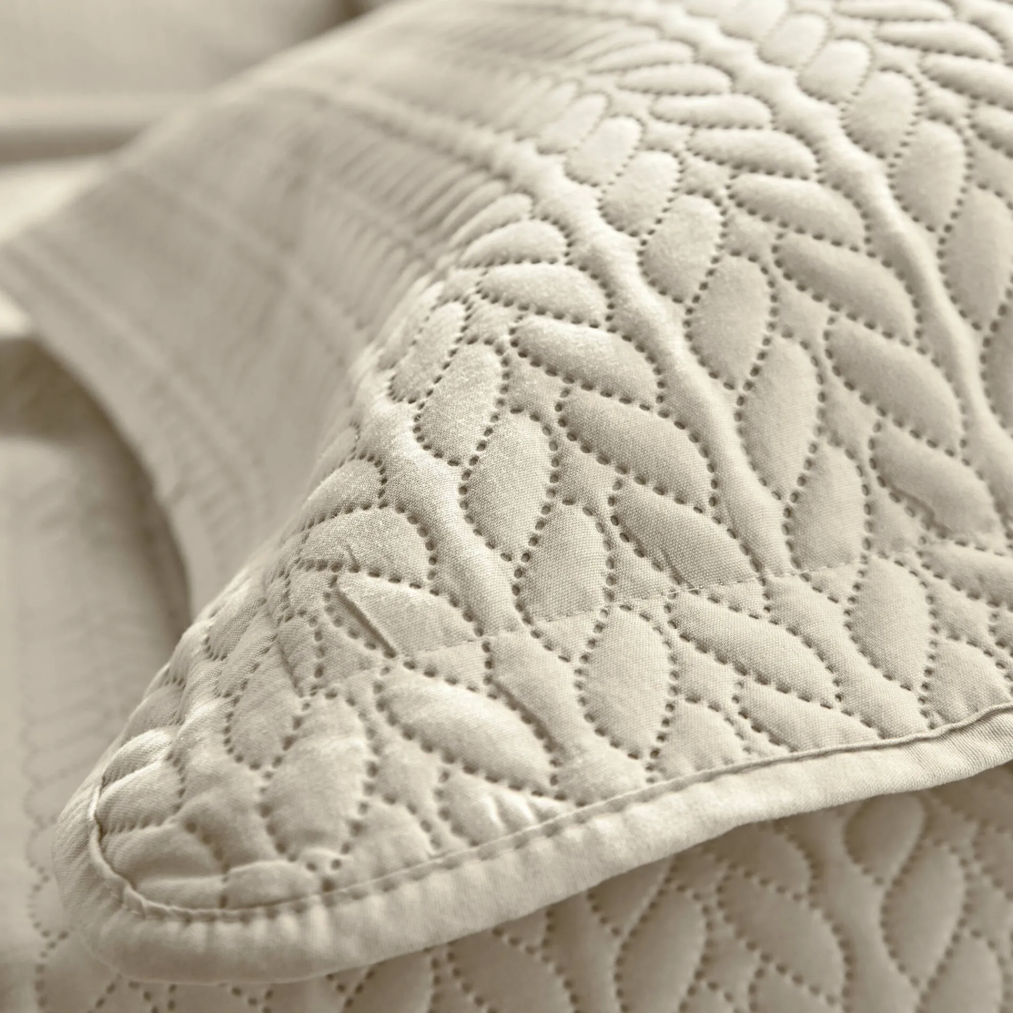 Deken En Bedsprei|Deken, Boutis En Bedsprei<Blancheporte Gematelasseerde bedsprei beige