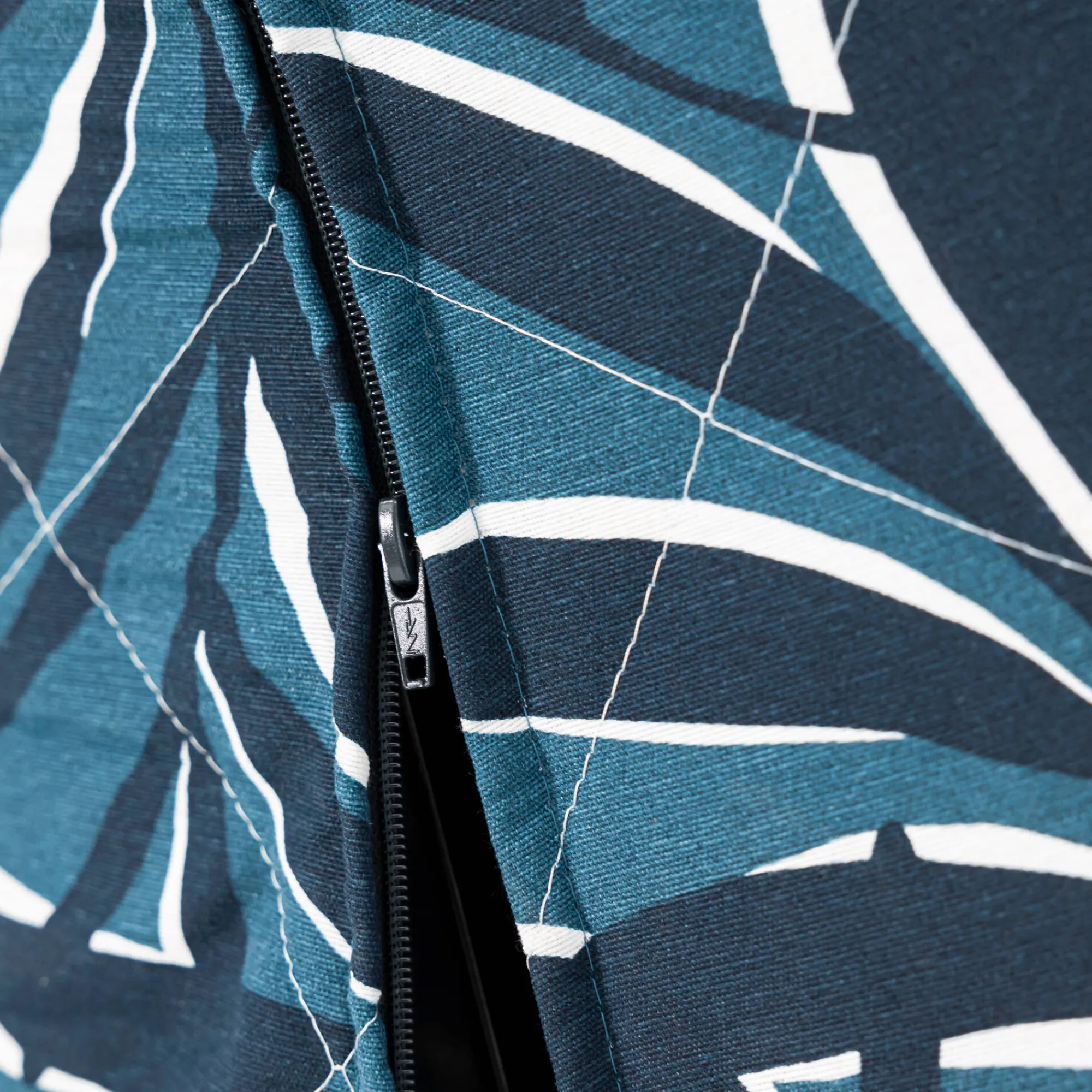 Zitbankhoes<Blancheporte Gematelasseerde BZ-zitbankhoes met bladerenprint blauw
