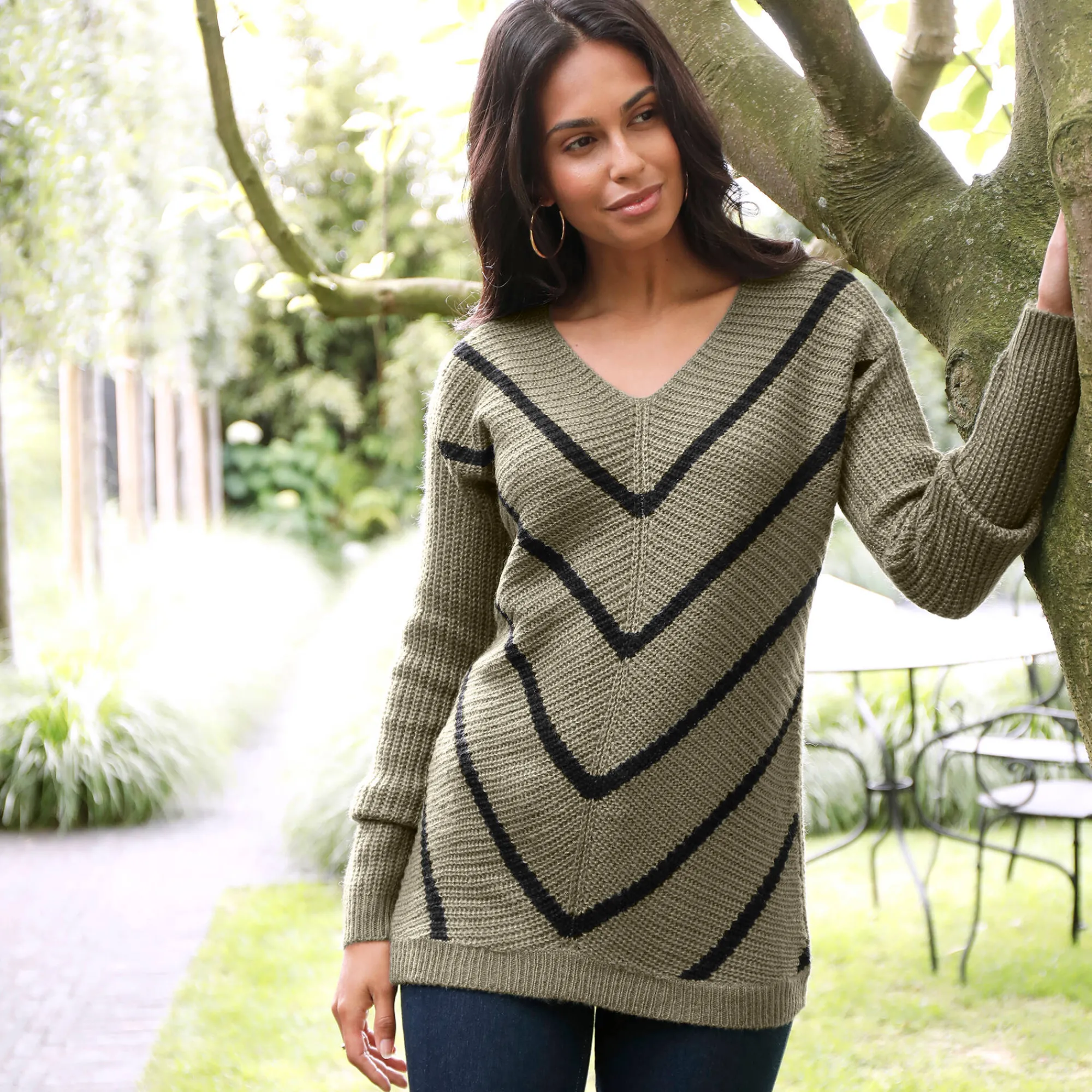 Trui En Vest<Blancheporte Gestreepte trui met V-hals - mohairtouch kaki / zwart