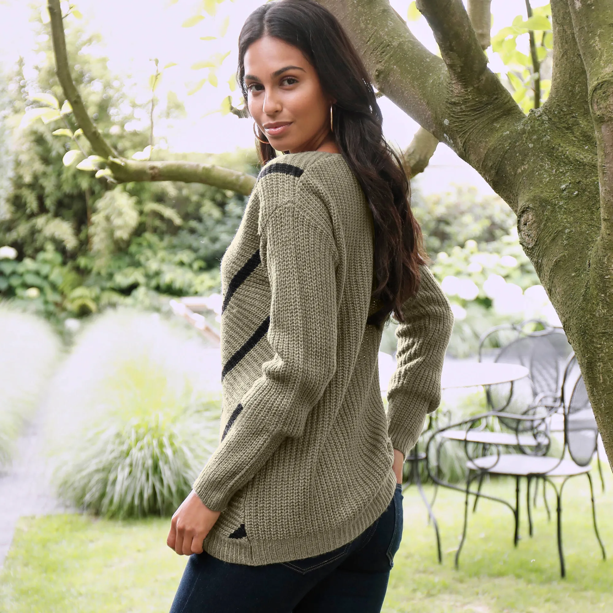 Trui En Vest<Blancheporte Gestreepte trui met V-hals - mohairtouch kaki / zwart