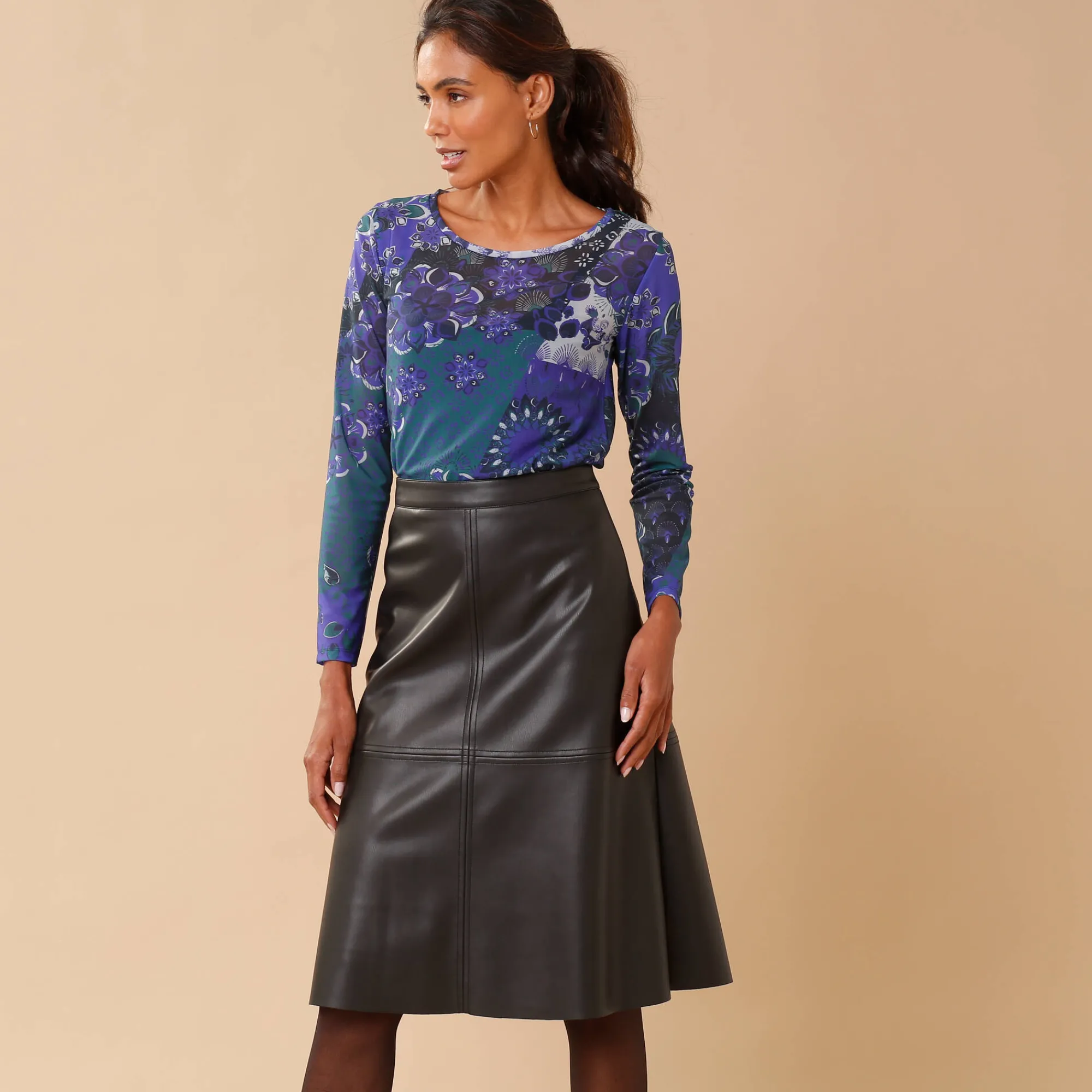 Rok<Lora Zellini Halflange, uitlopende rok, gecoat aspect zwart