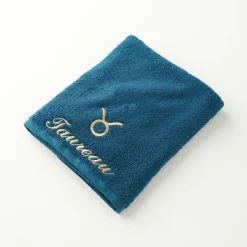 Badhanddoek<Blancheporte Handdoeken met "Taureau" borduursel - 420 g/m2 pauwblauw