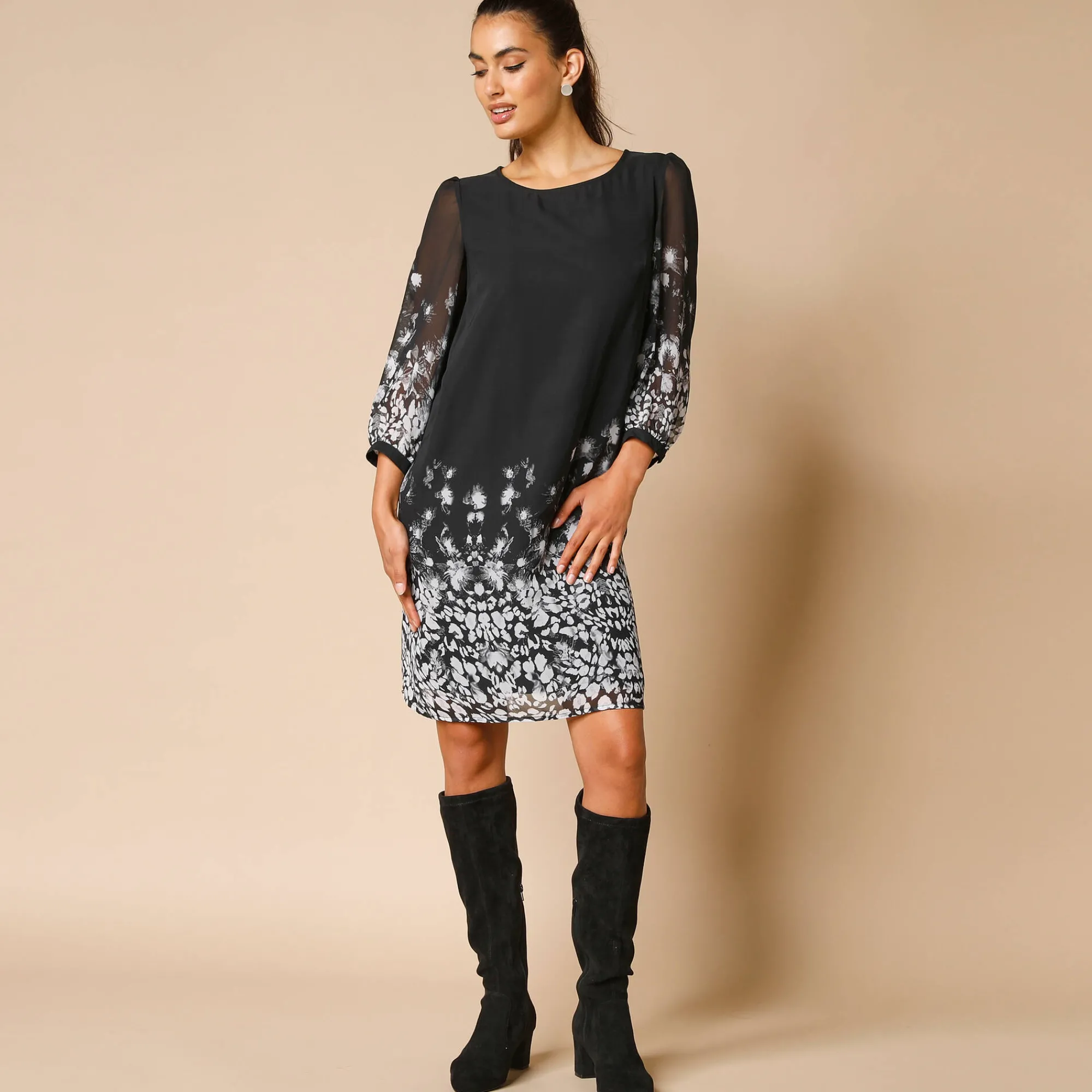 Feestoutfits Dames|Jurk<Lora Zellini Hoesjurk, voile met bloemenprint zwart / grijs