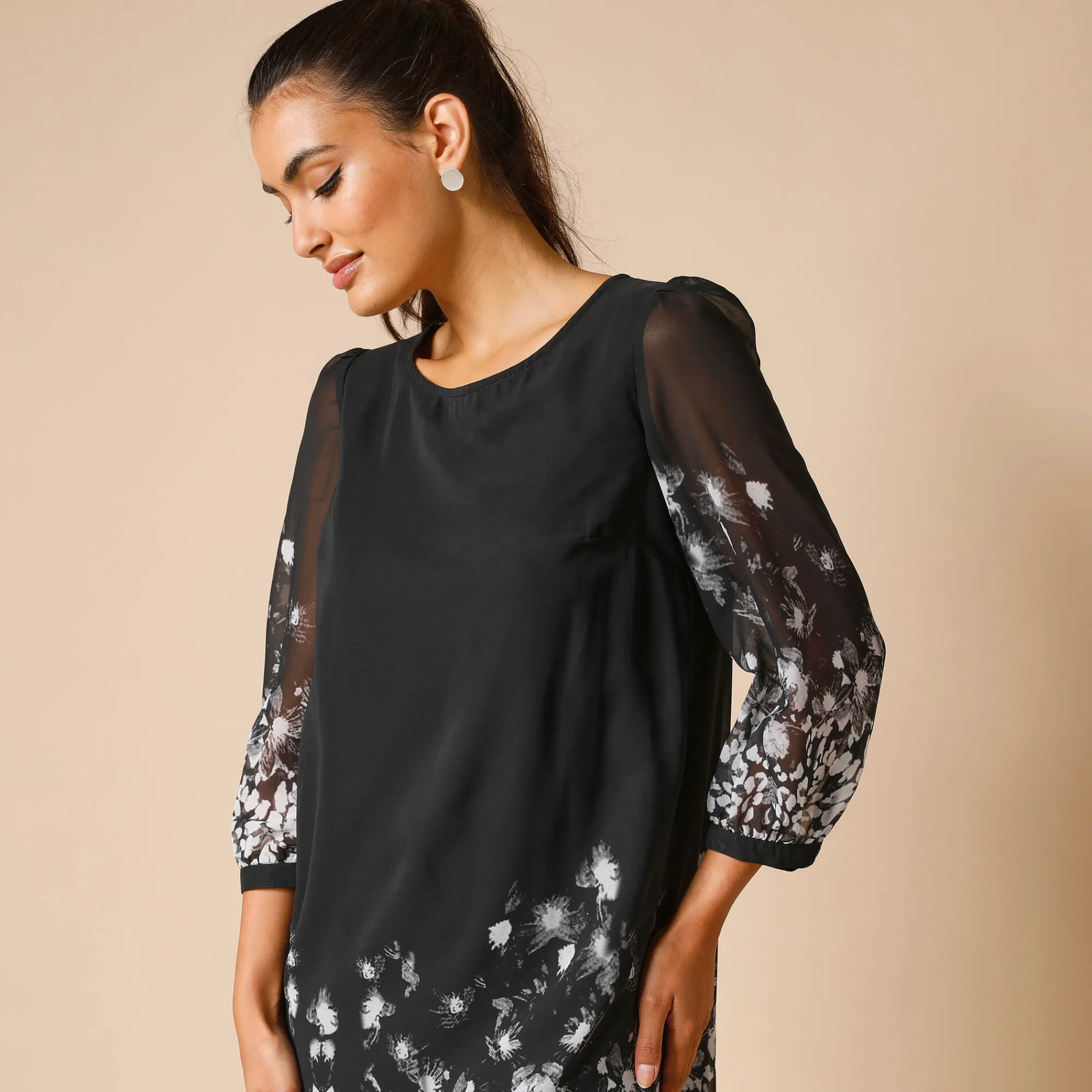 Feestoutfits Dames|Jurk<Lora Zellini Hoesjurk, voile met bloemenprint zwart / grijs
