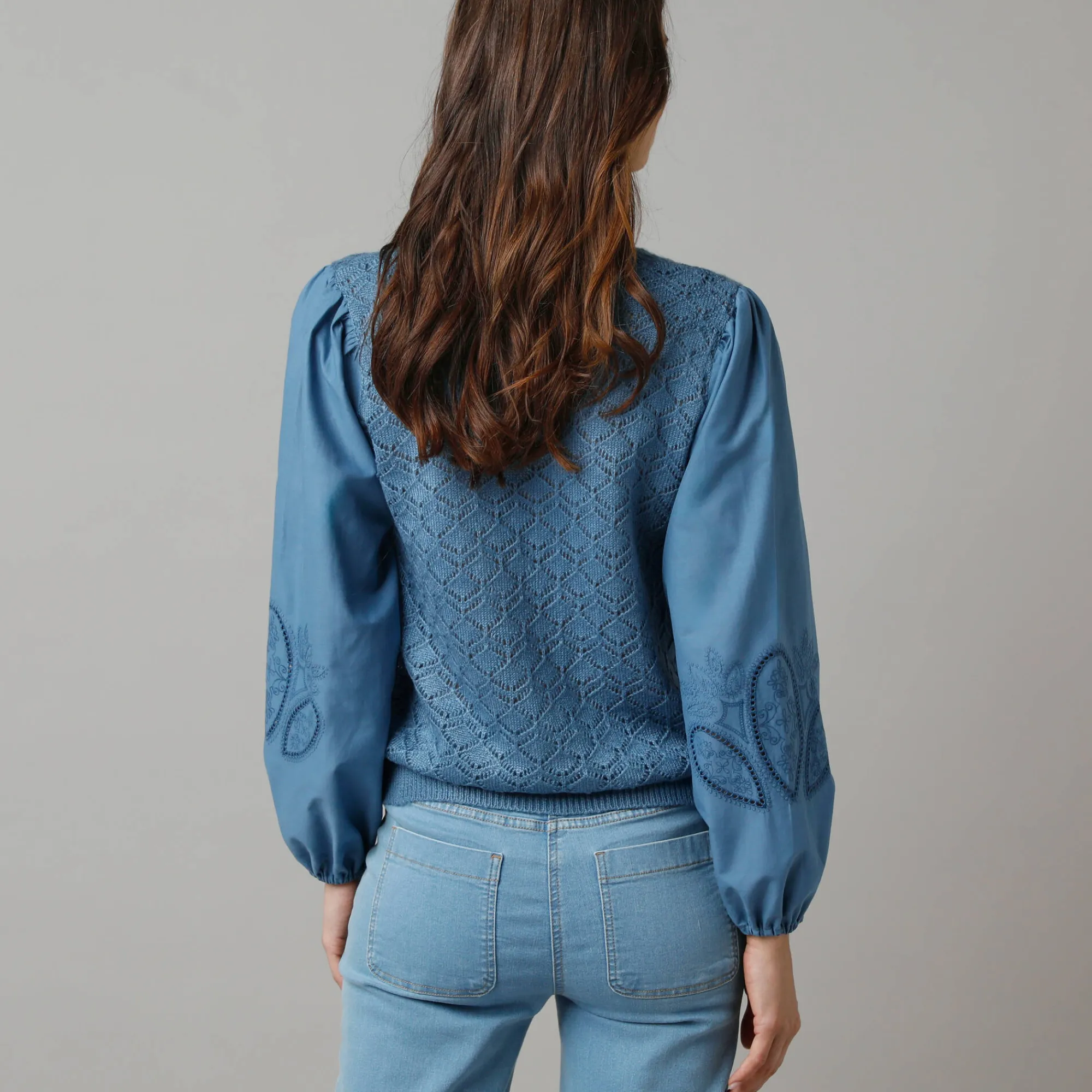 Trui En Vest<Lora Zellini 2-in-1 vest in 2 materialen, ajourtricot en geborduurde mouwen van katoen blauw