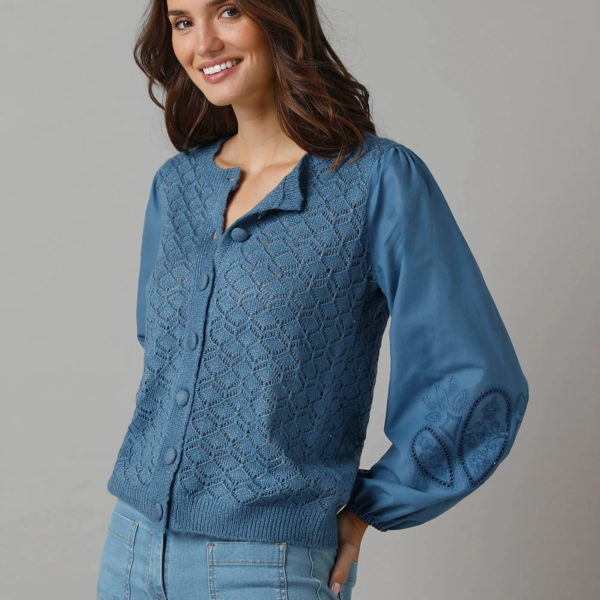 Trui En Vest<Lora Zellini 2-in-1 vest in 2 materialen, ajourtricot en geborduurde mouwen van katoen blauw