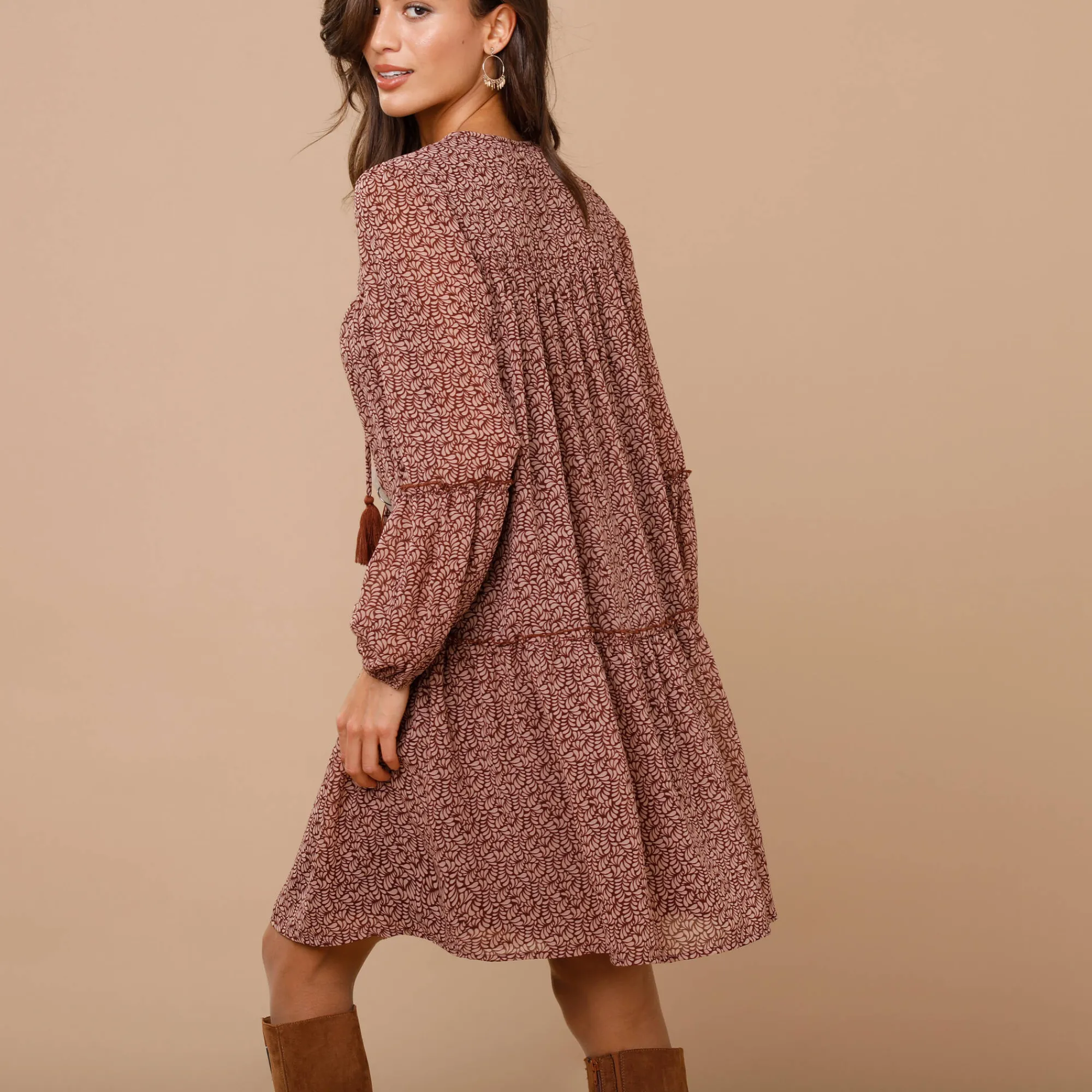 Jurk<Lora Zellini Jurk in bedrukte voile chocolade / beige
