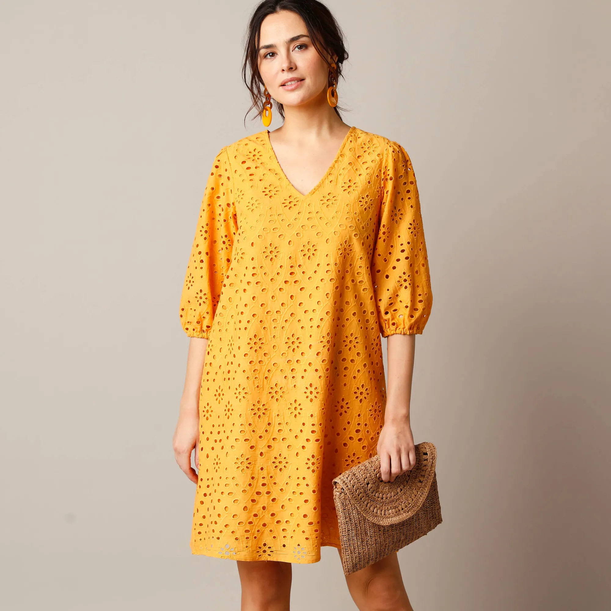 Jurk<Blancheporte Jurk met broderie anglaise en 3/4-mouwen saffraangeel