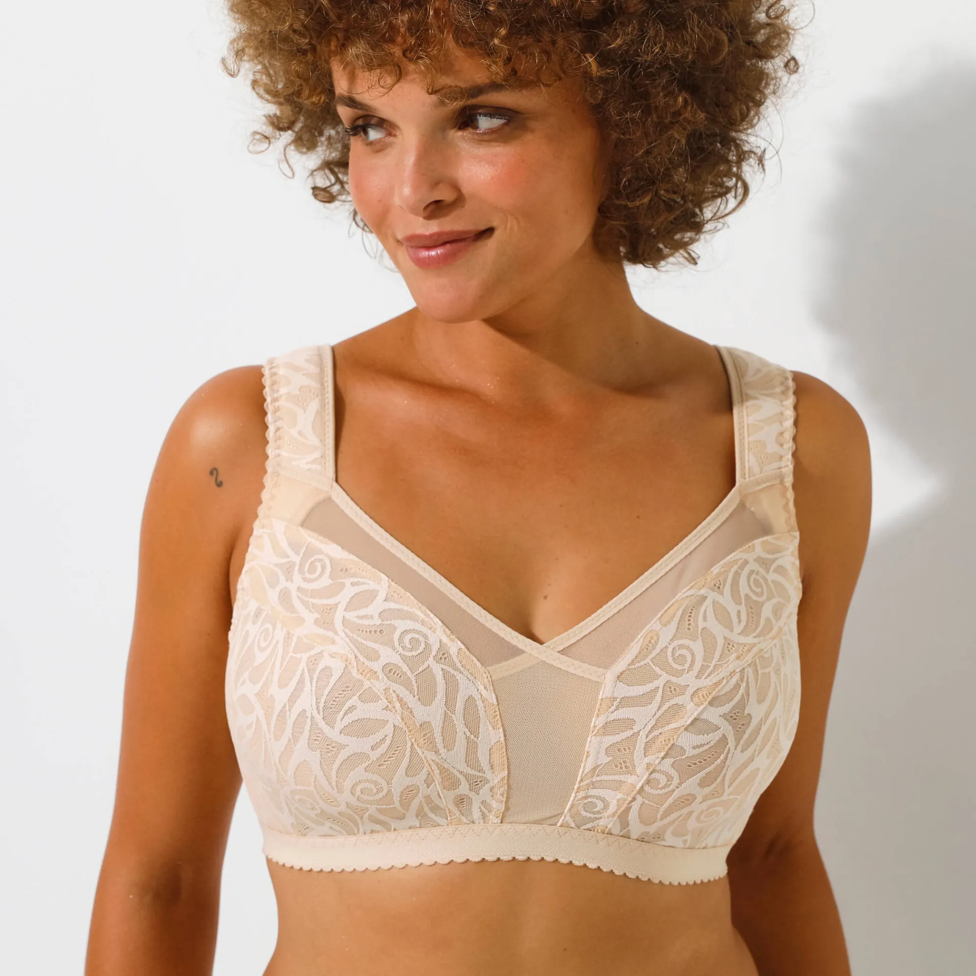 Beha<Blancheporte Kanten minimizerbeha - zonder beugels huidkleur