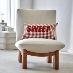Kussen<Blancheporte Katoenen kussen, SWEET opschrift en ingeweven ruitjes karamel