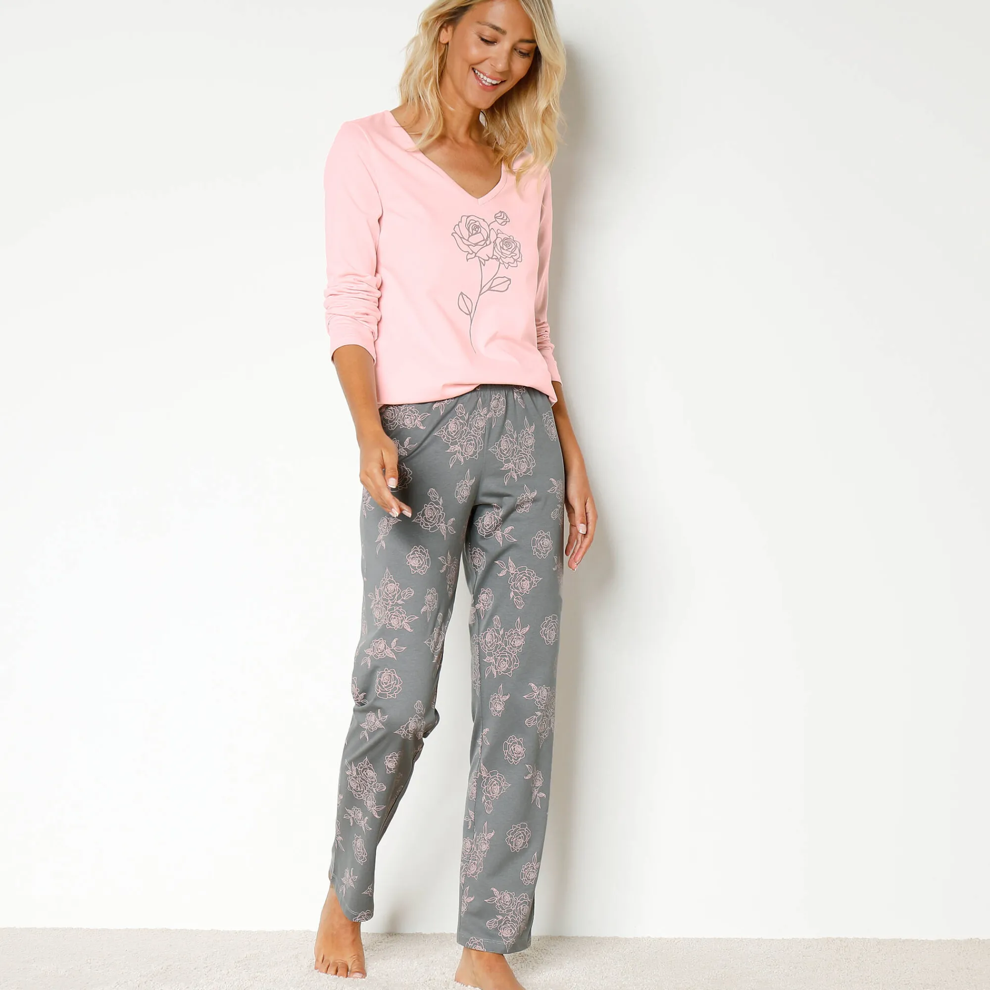 Pyjama<Blancheporte Katoenen pyjama met lange mouwen en rozenprint grijs / roze