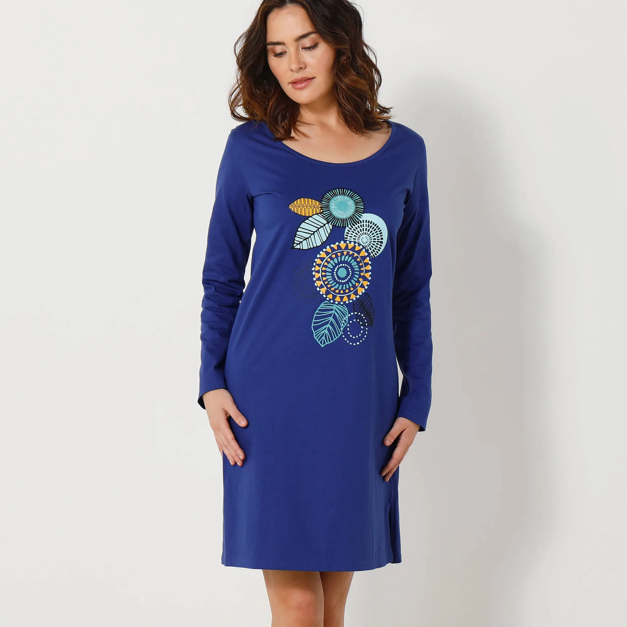 Nachthemd<Blancheporte Kort nachthemd met lange mouwen en rozettenmotief felblauw