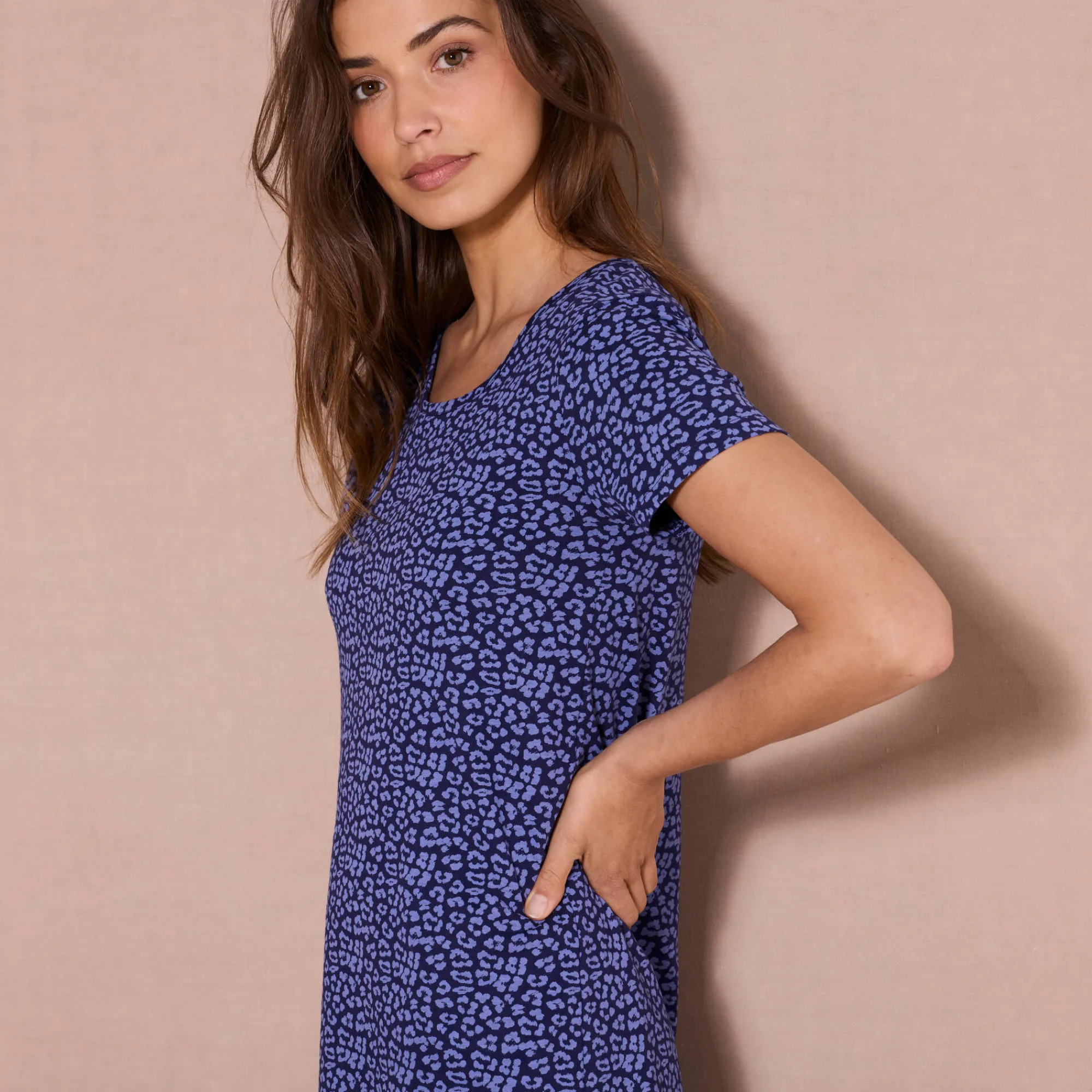 Nachthemd<Blancheporte Kort nachthemd met luipaardprint marine