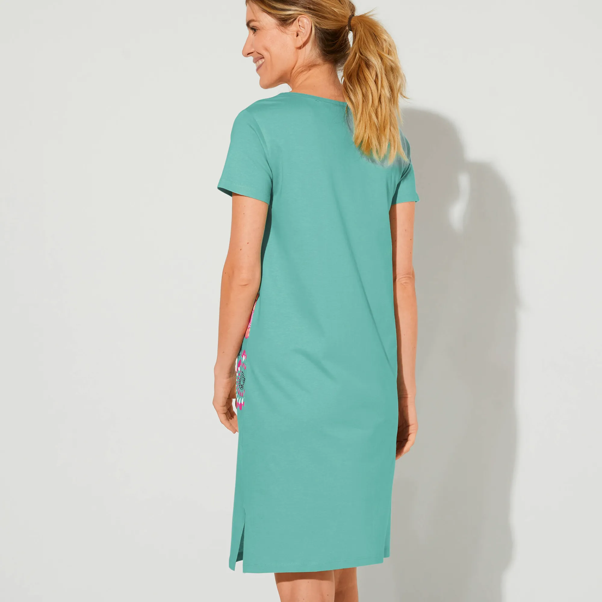 Nachthemd<Blancheporte Kort nachthemd met rozettenprint laguneblauw