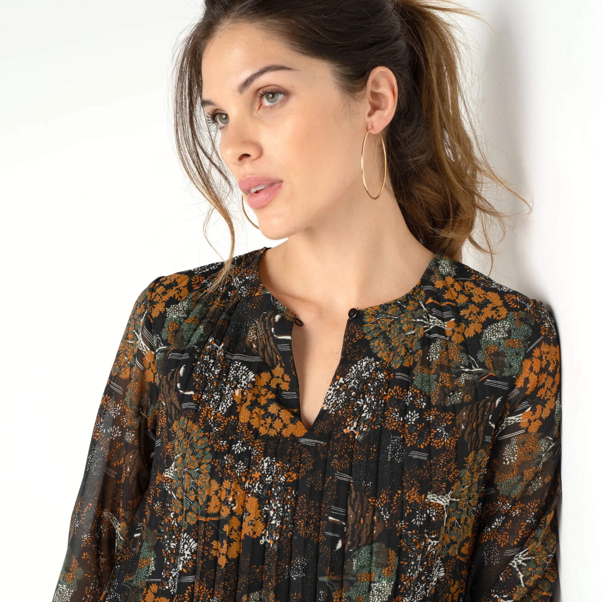 Feestoutfits Dames|Jurk<Blancheporte Korte, bedrukte jurk met plissé zwart / bronskleur