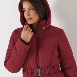 Parka En Donsjas<Colors&Co Korte gewatteerde jas met ceintuur donkerrood