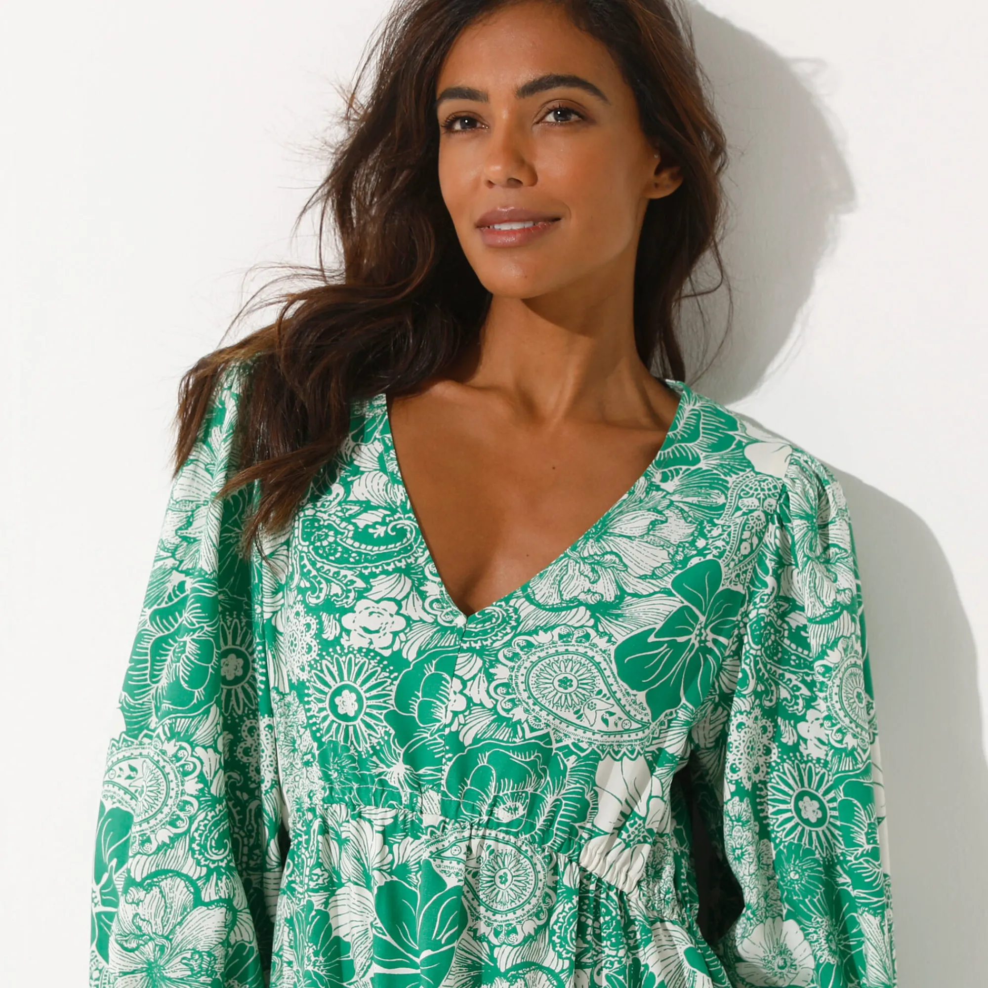 Jurk<Blancheporte Korte jurk met bloemenprint, viscose ecru / groen