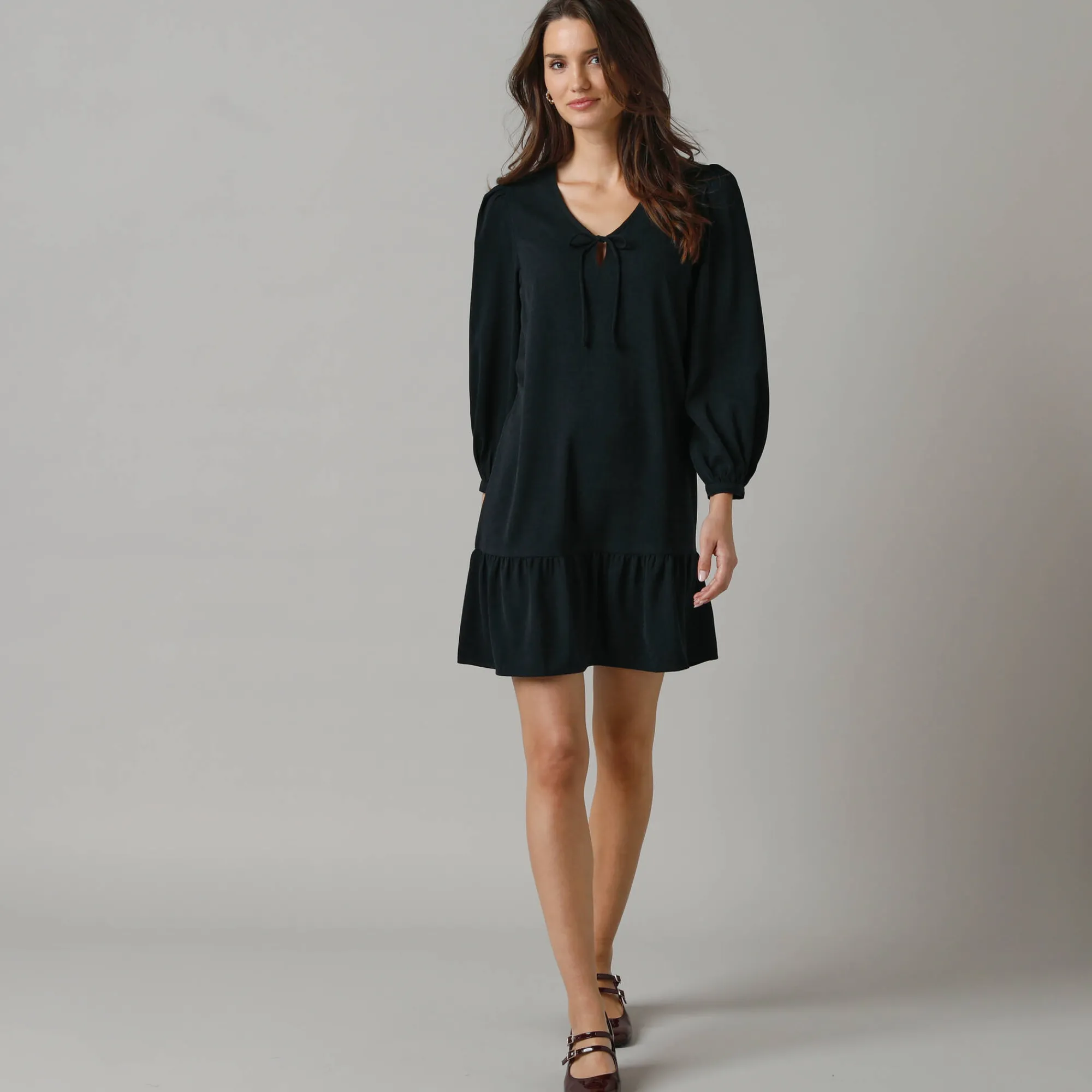 Feestoutfits Dames|Jurk<Lora Zellini Korte jurk met strook en striklintjes, crêpe zwart