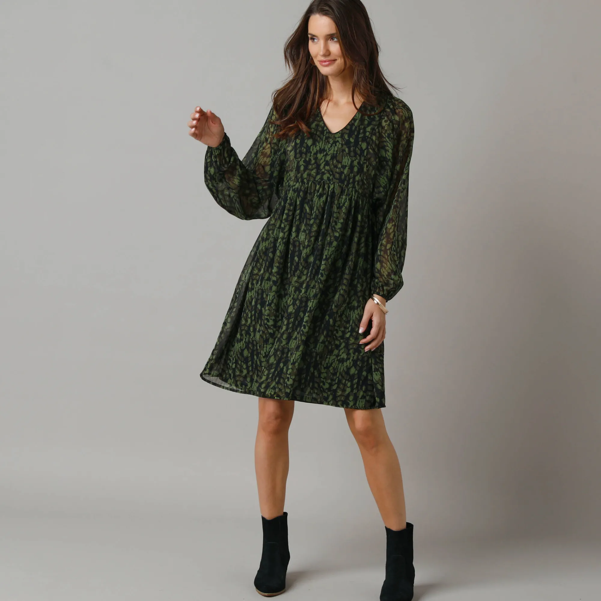 Feestoutfits Dames|Jurk<Lora Zellini Korte jurk met wijde mouwen, bedrukte voile kaki
