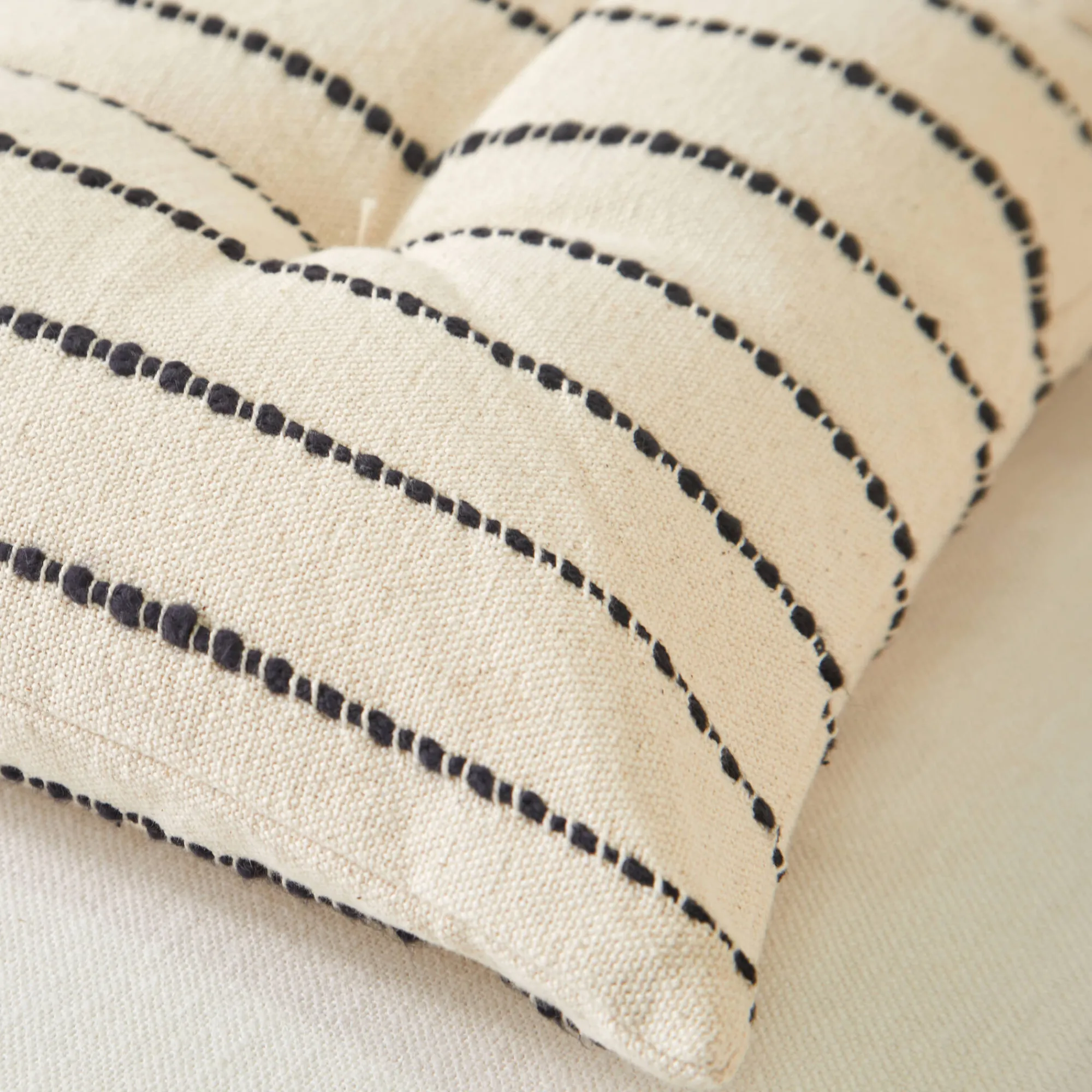 Vloerkussen<Blancheporte Lang, decoratief kussen in artisanaal weefsel naturel / zwart