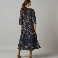 Jurk<Lora Zellini Lange, bedrukte jurk met 3/4-mouwen, details in macramé marine