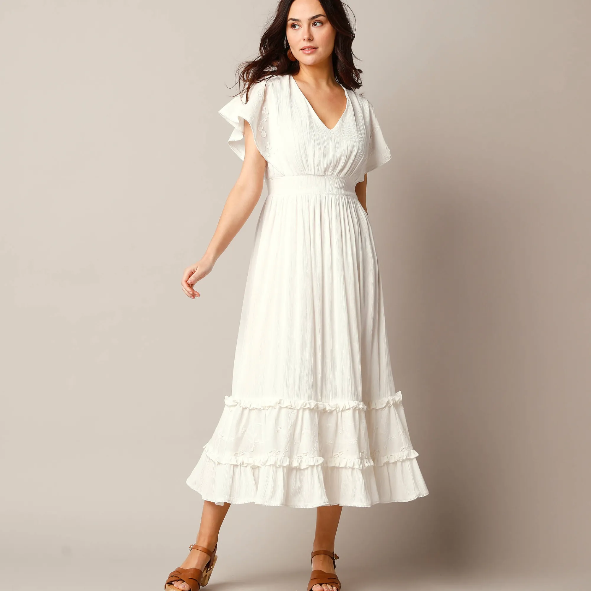 Jurk<Blancheporte Lange jurk in crepon, mouwen met stroken, 3D-borduursel ecru