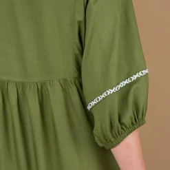 Jurk<Blancheporte Lange jurk met ellebooglange mouwen, contrasterend borduursel kaki
