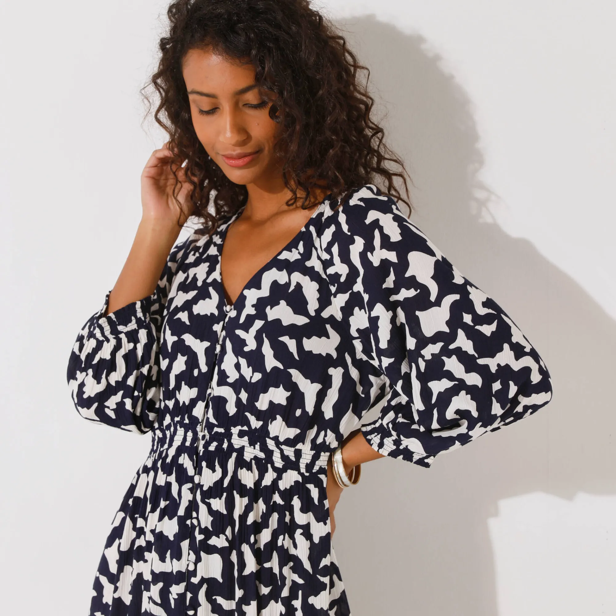 Jurk<Blancheporte Lange jurk met knopen in crepon, grafische print marine / ecru