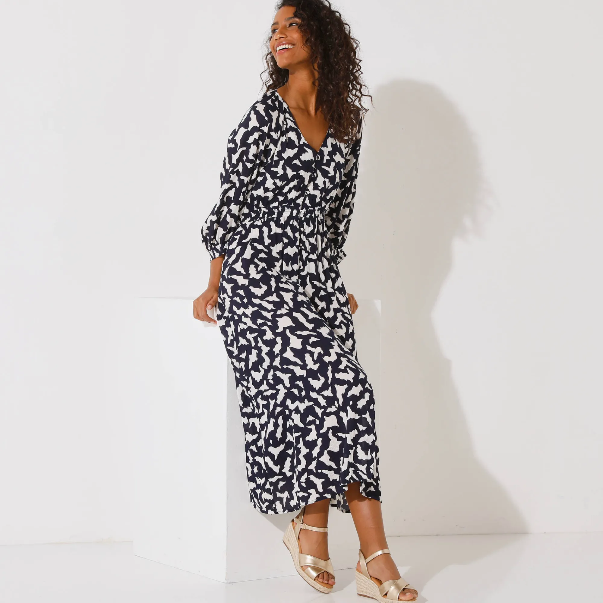 Jurk<Blancheporte Lange jurk met knopen in crepon, grafische print marine / ecru