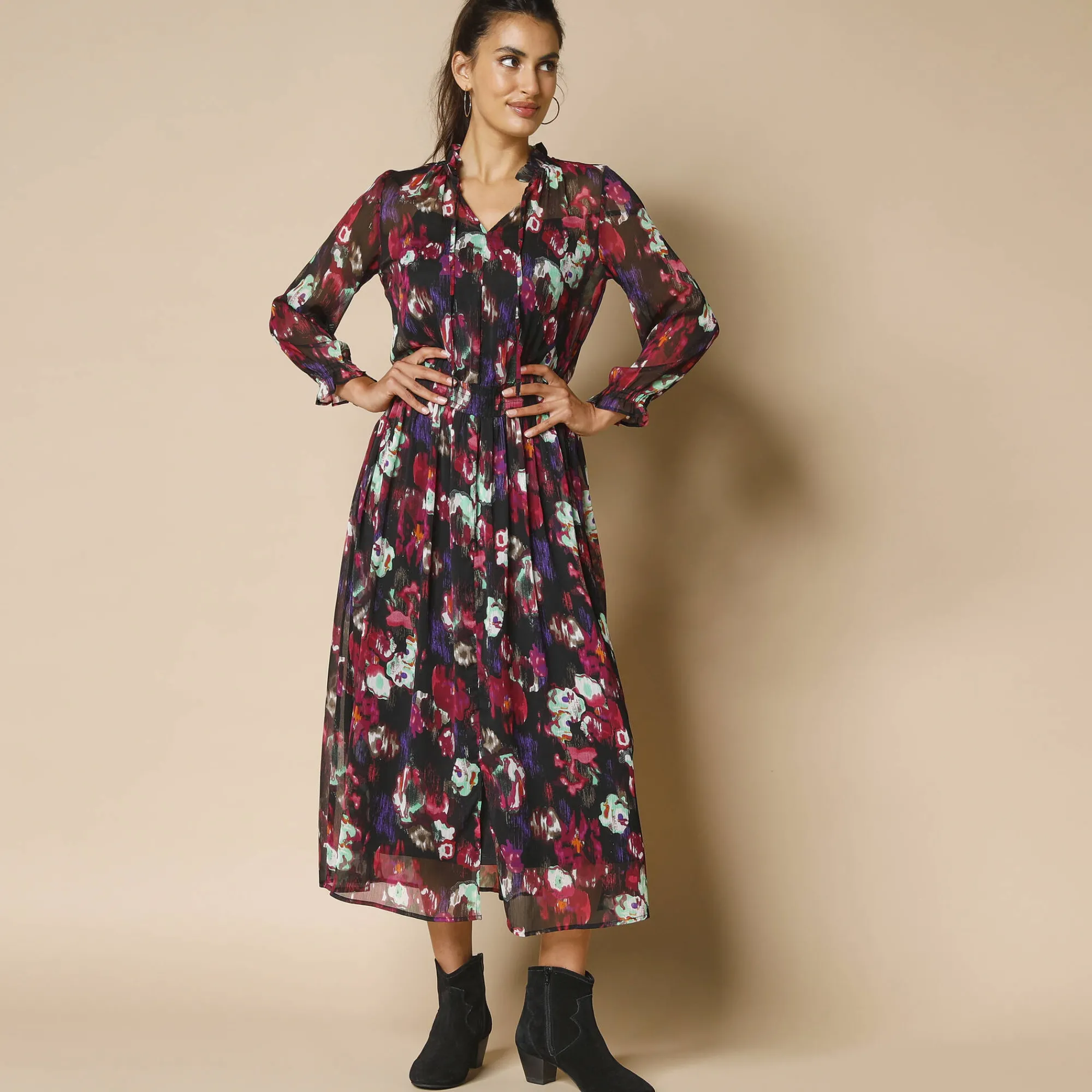 Feestoutfits Dames|Jurk<Blancheporte Lange jurk met smokwerk aan de taille, bedrukte voile zwart / veelkleurig
