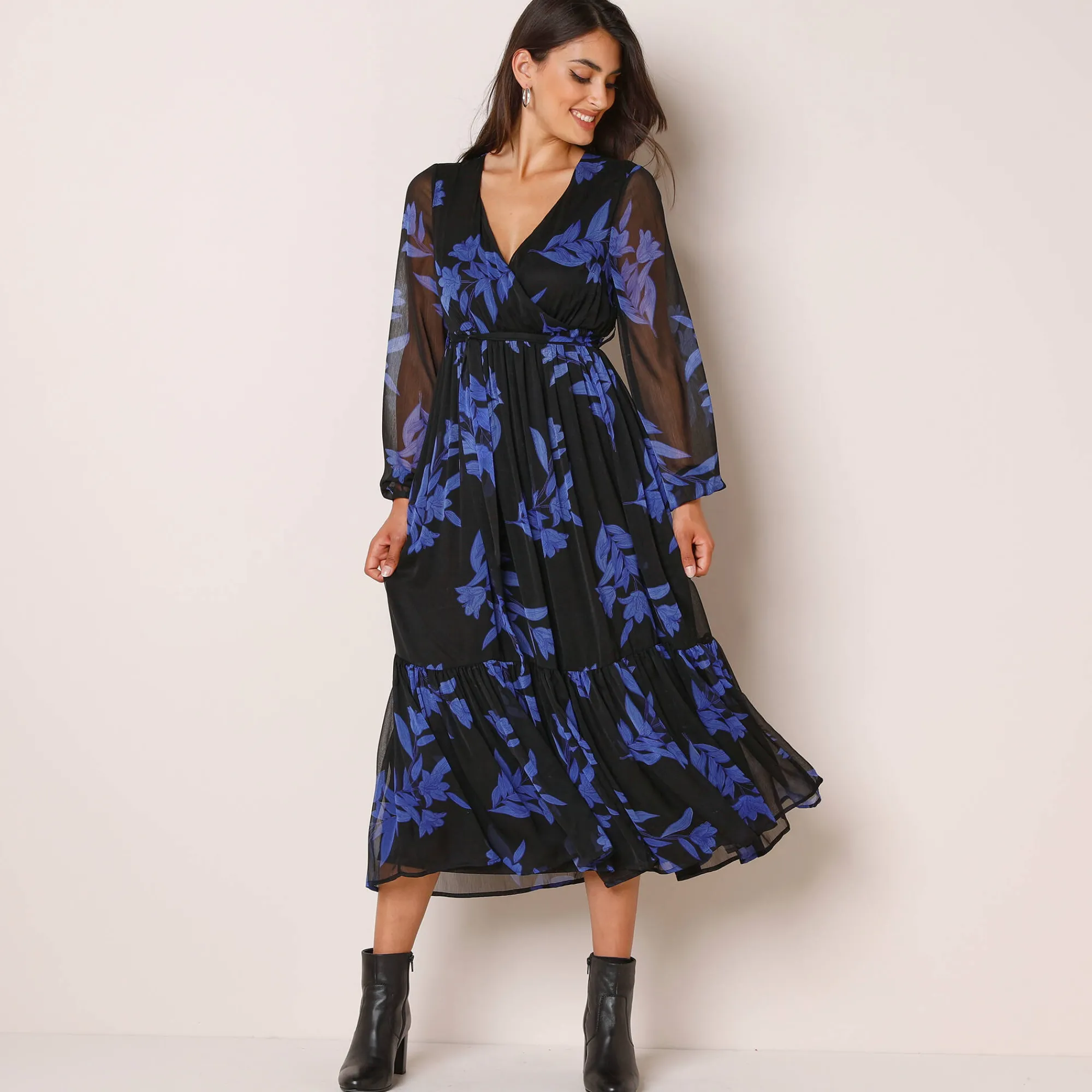 Jurk<Blancheporte Lange jurk met stroken, bedrukte voile zwart / blauw