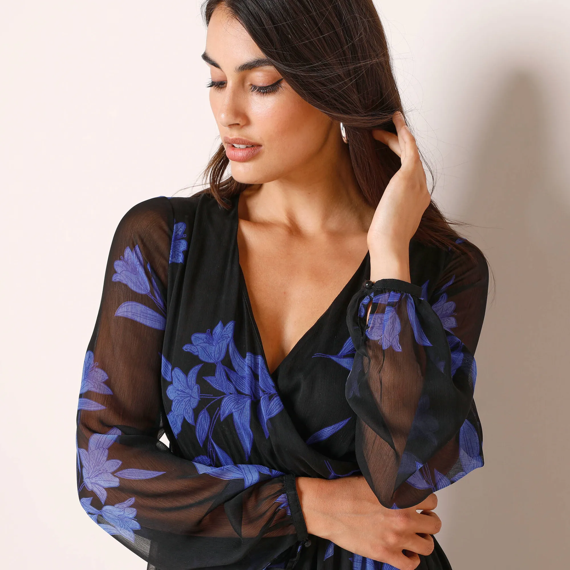 Jurk<Blancheporte Lange jurk met stroken, bedrukte voile zwart / blauw