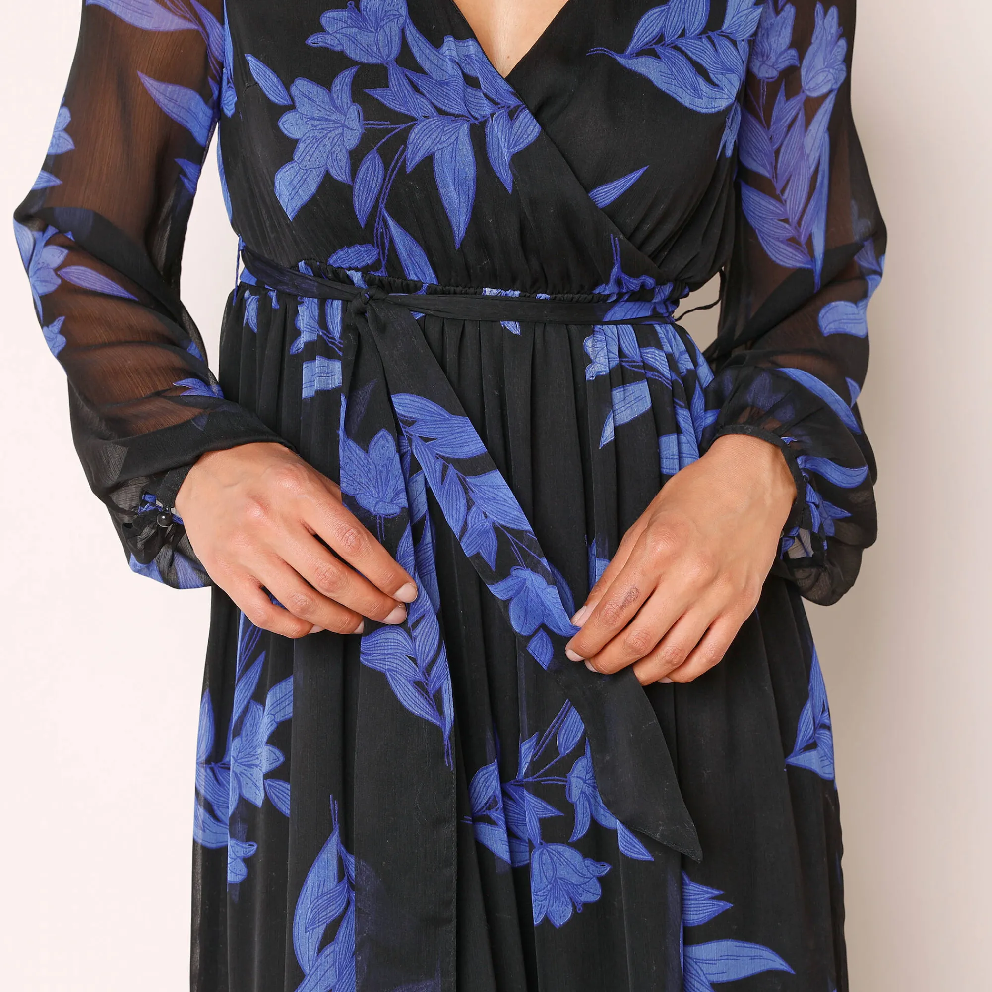 Jurk<Blancheporte Lange jurk met stroken, bedrukte voile zwart / blauw