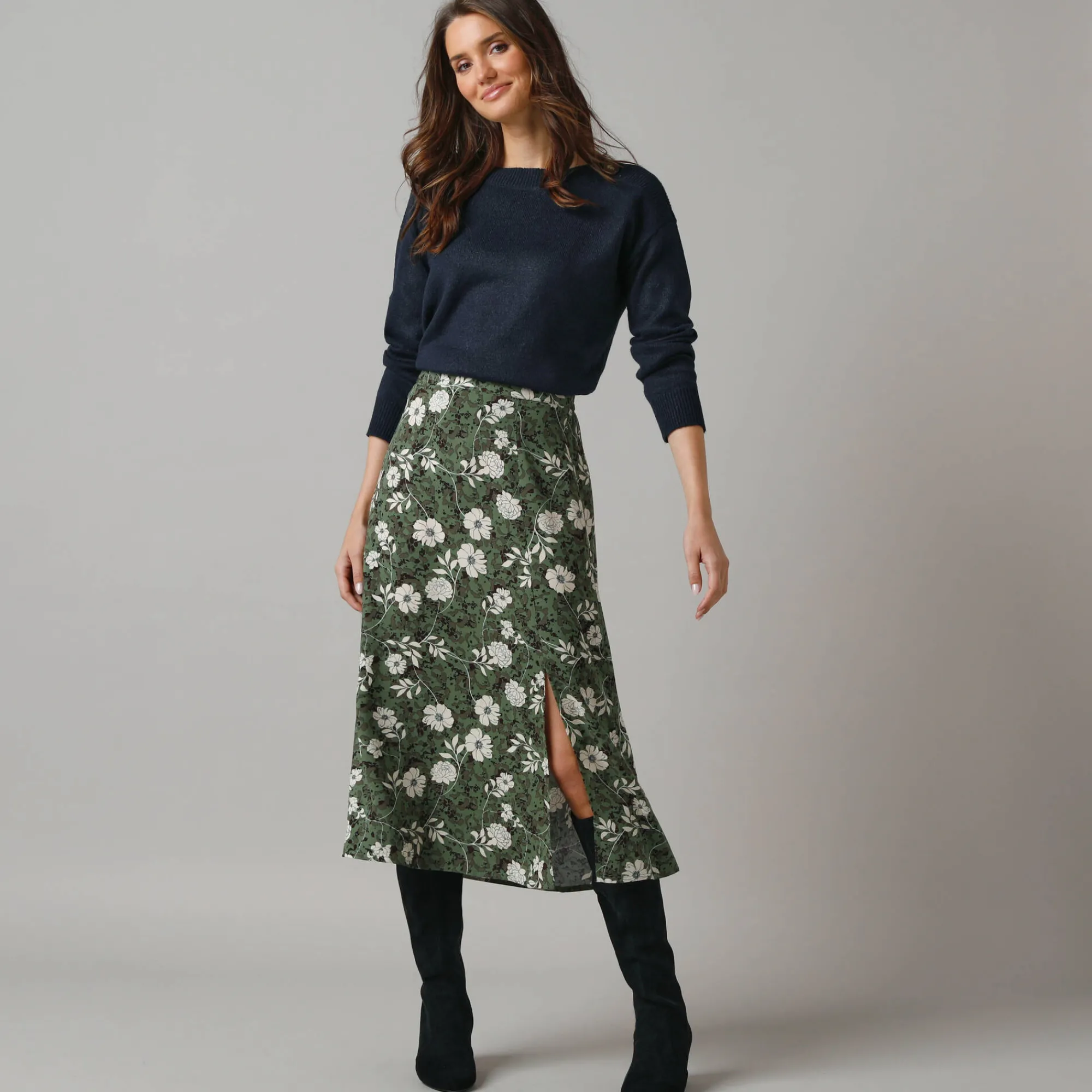 Rok<Lora Zellini Lange rok met split, bloemenprint kaki / ecru