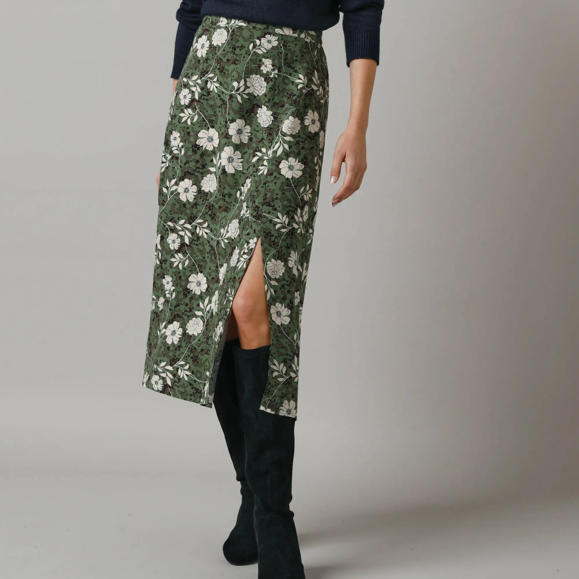 Rok<Lora Zellini Lange rok met split, bloemenprint kaki / ecru