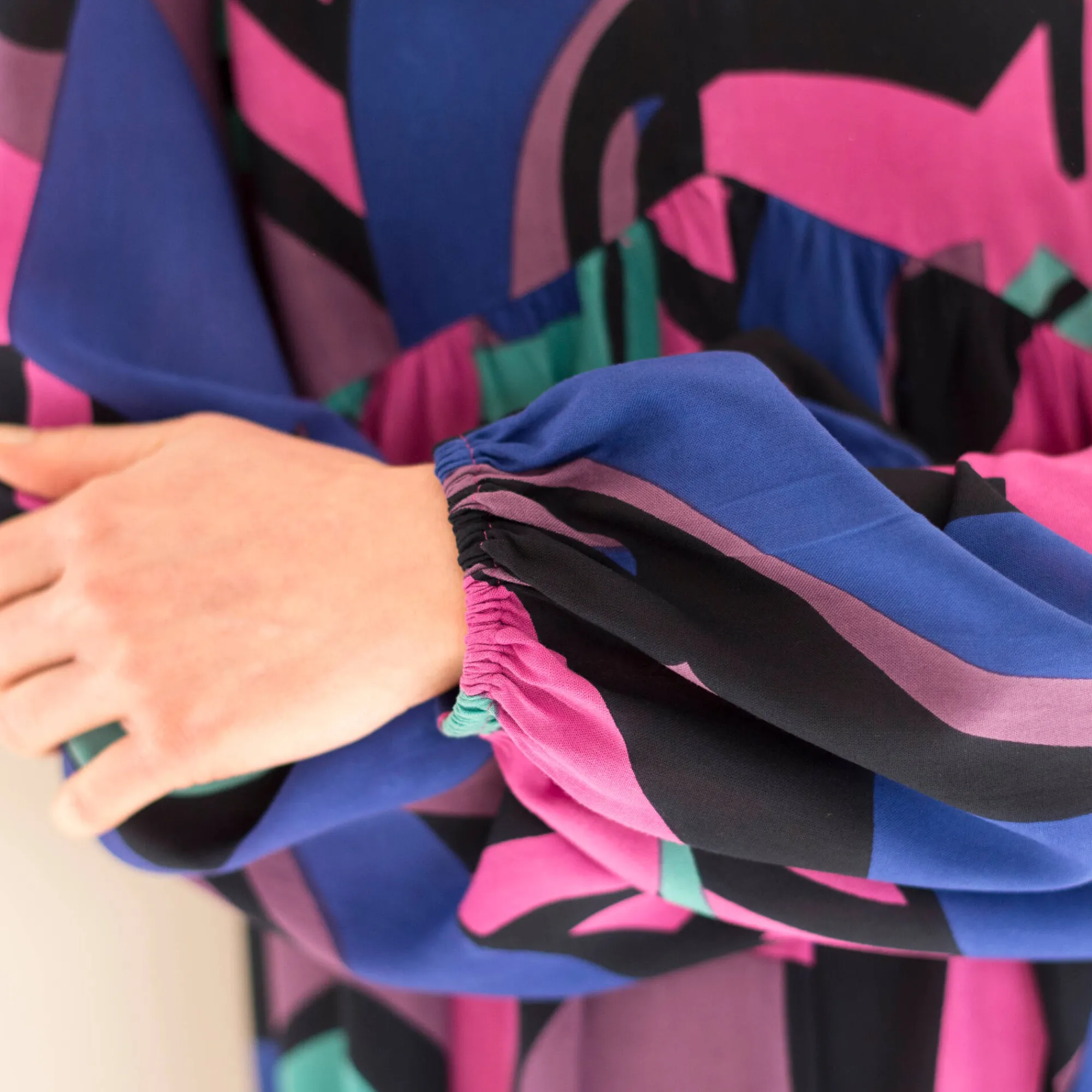 Jurk<Blancheporte Lange, soepele en bedrukte jurk met V-hals, viscose marine / violine