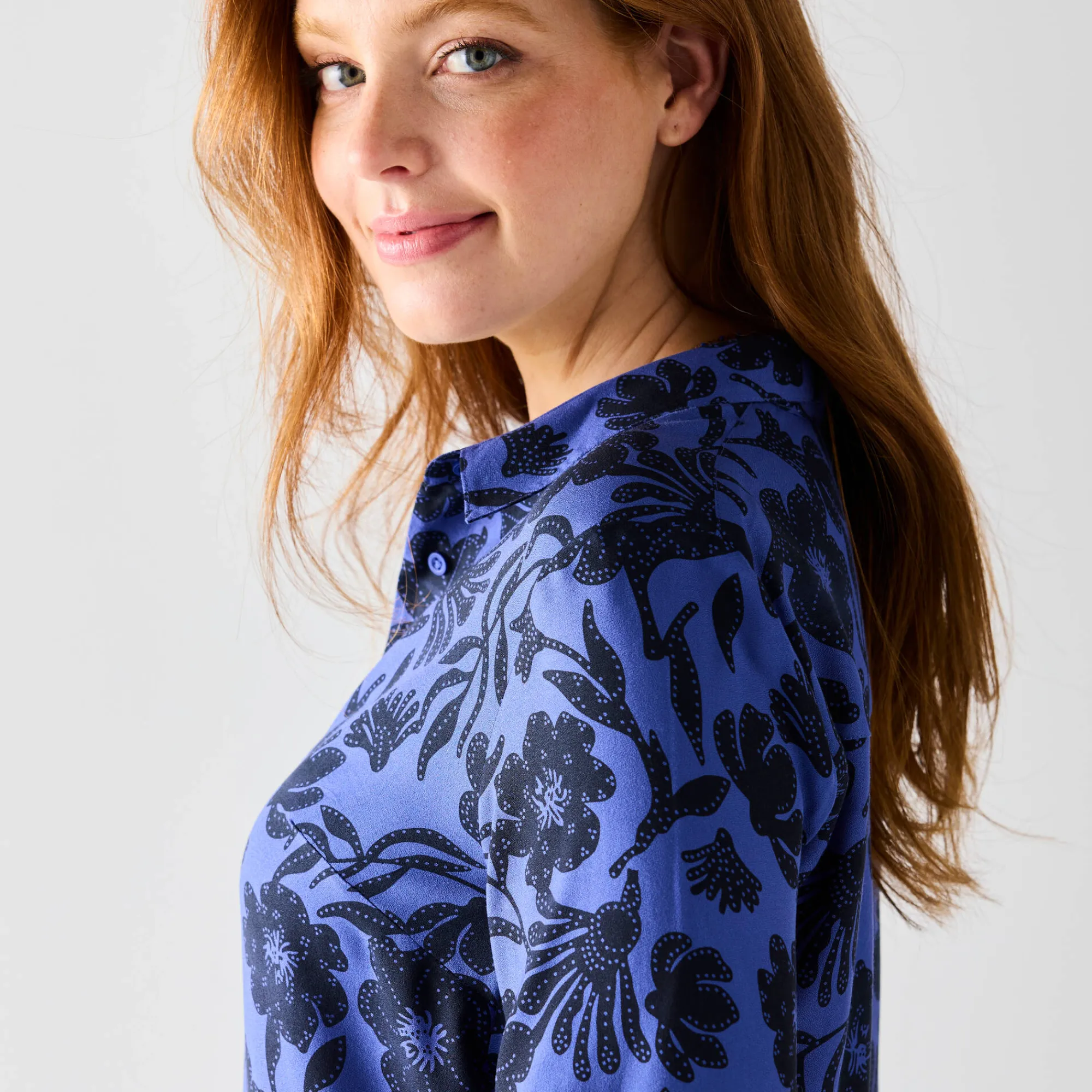Bloes En Tuniek<Blancheporte Likethemd met tweekleurige print, crêpe blauw / zwart