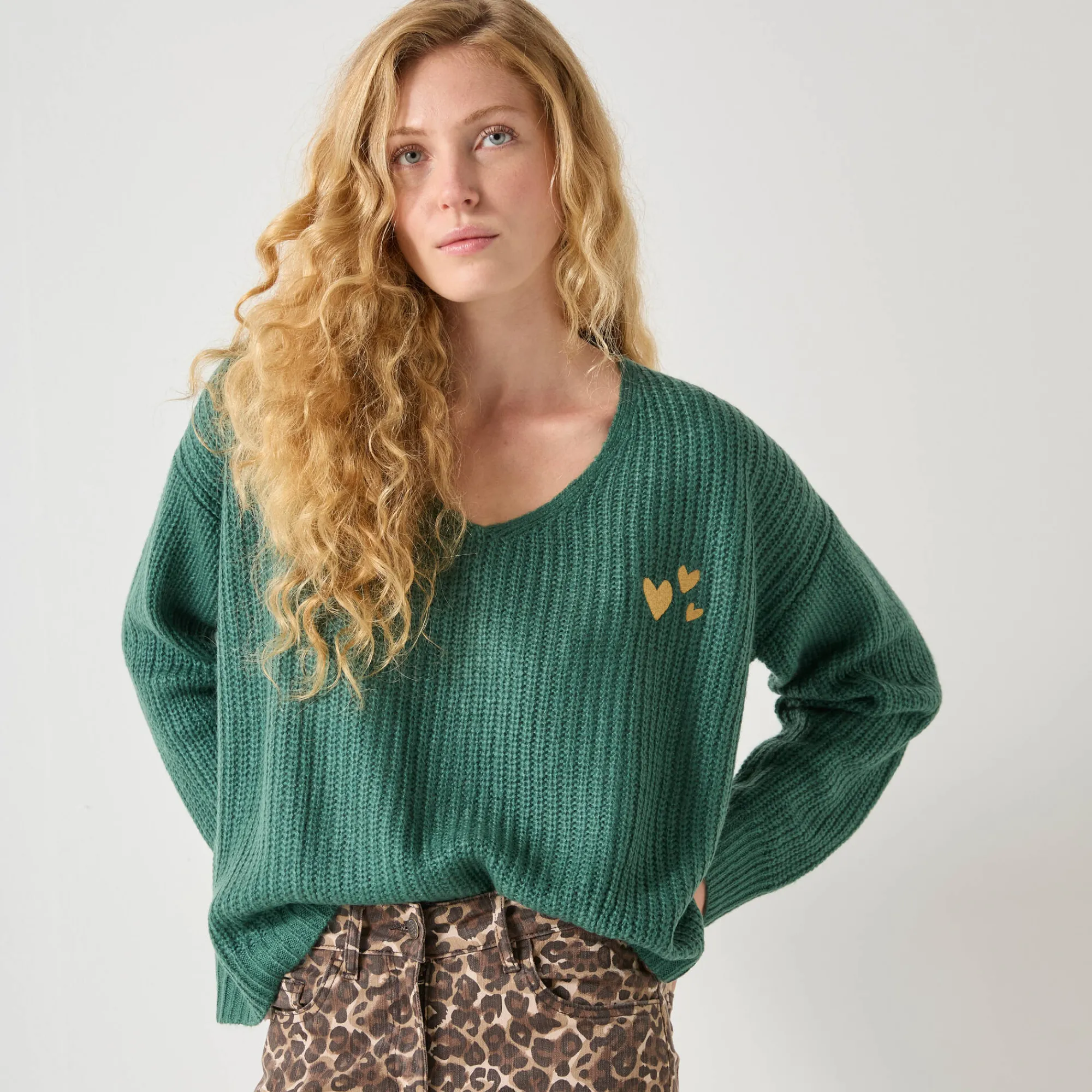 Trui En Vest<Blancheporte Loose trui met V-hals en geborduurde hartjes, patenttricot groen
