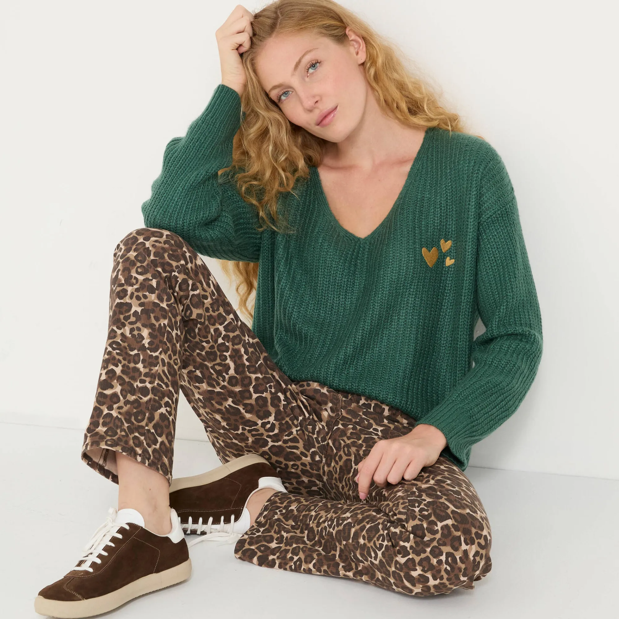 Trui En Vest<Blancheporte Loose trui met V-hals en geborduurde hartjes, patenttricot groen