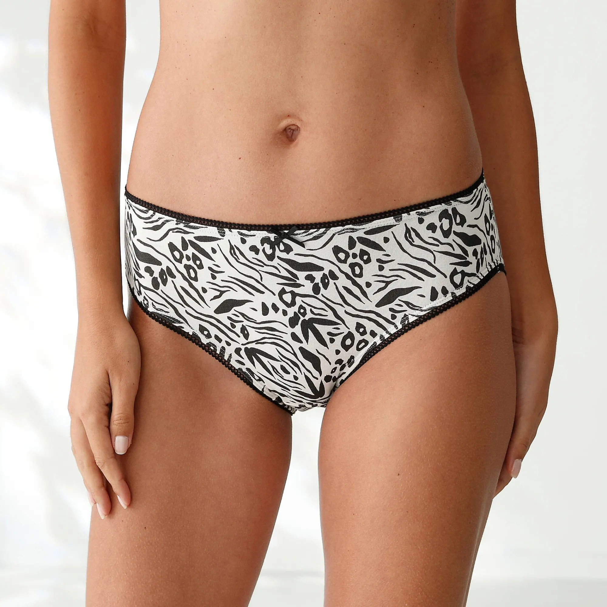 Slip En Shorty<Blancheporte Midislip in katoen met dierenhuidprint - set van 4 zwart / wit