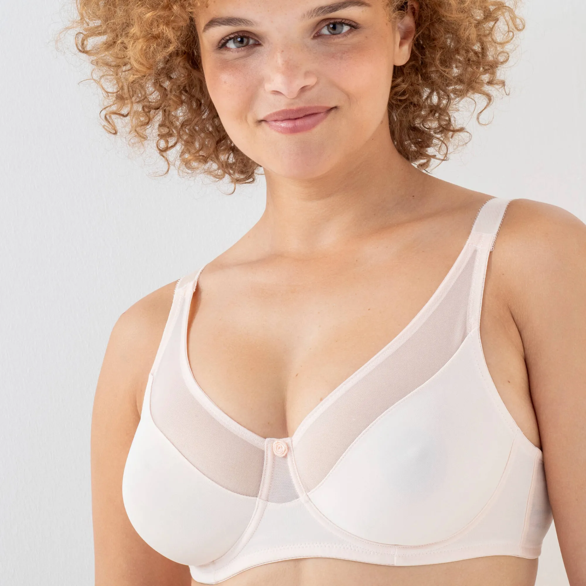 Beha<Blancheporte Minimizerbeha in tricot en tule met beugels huidkleur