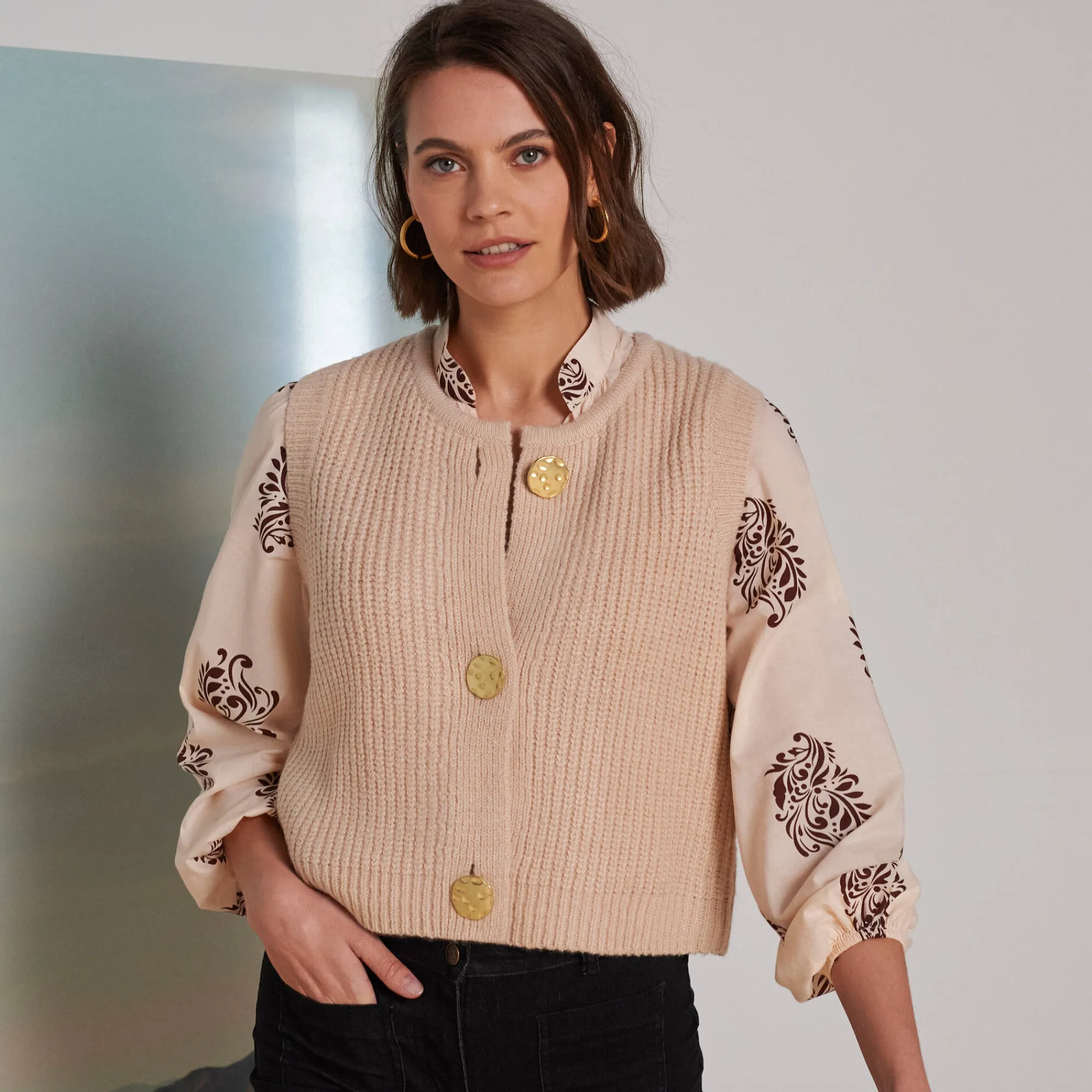 Trui En Vest<Blancheporte Mouwloos vest met zachte touch, goudkleurige knopen beige