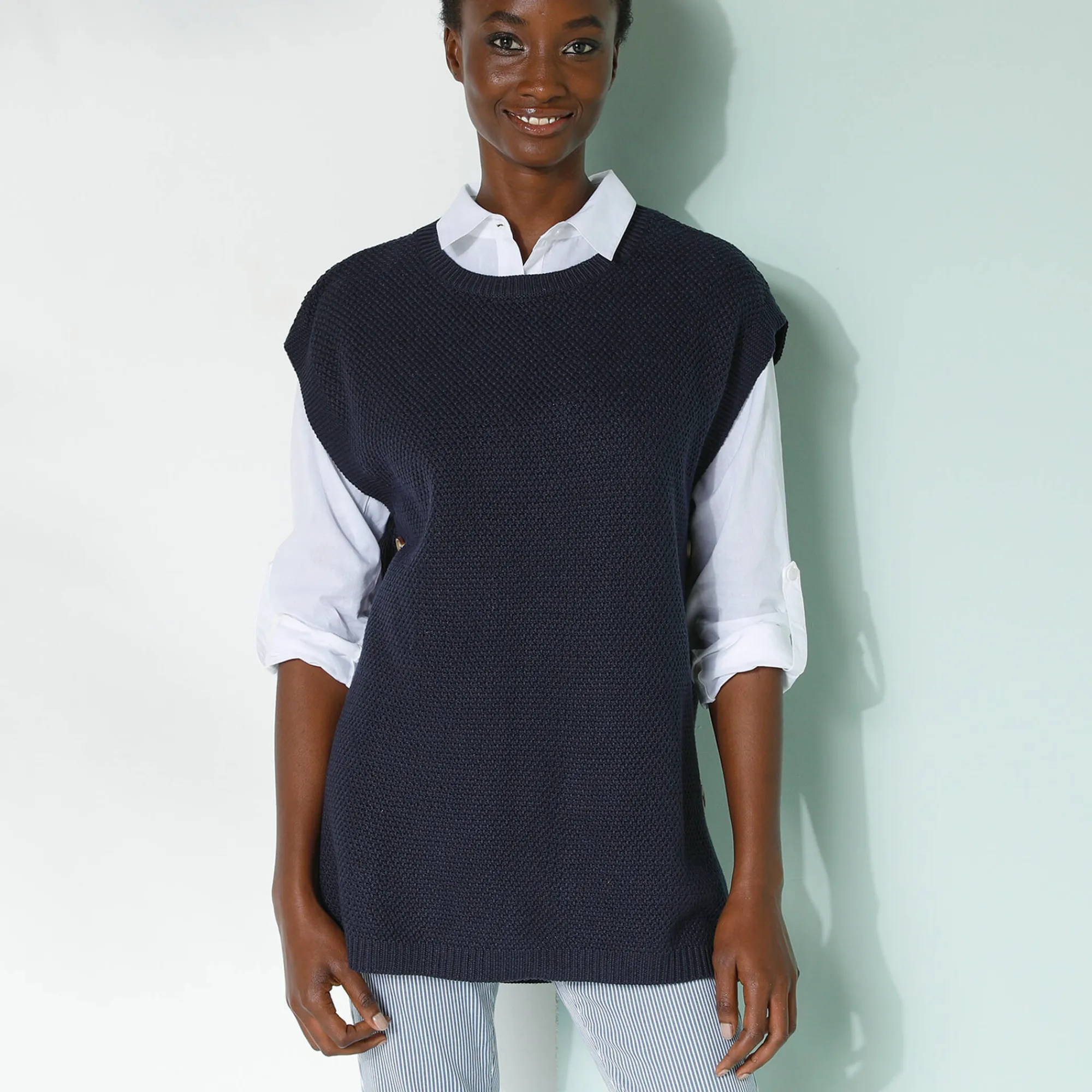 Trui En Vest<Blancheporte Mouwloze tuniektrui met knopen in hoornstijl, fantasietricot marine