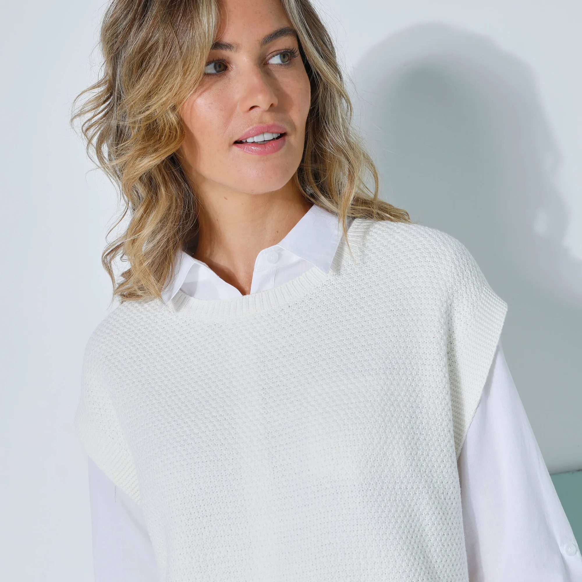 Trui En Vest<Blancheporte Mouwloze tuniektrui met knopen in hoornstijl, fantasietricot ecru
