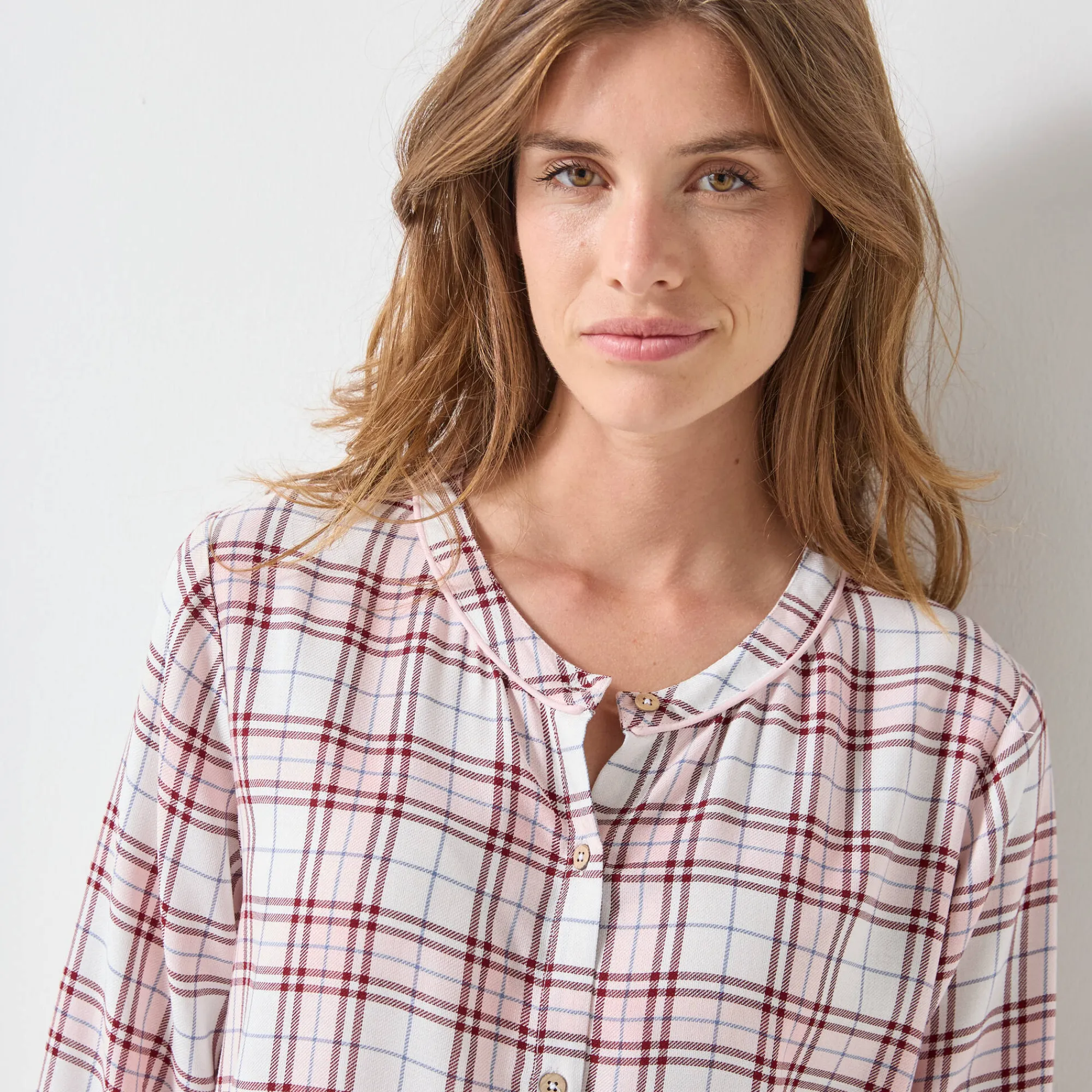 Nachthemd<Blancheporte Nachthemd in liketmodel met knopen vooraan en ruitjesmotief ecru / roze