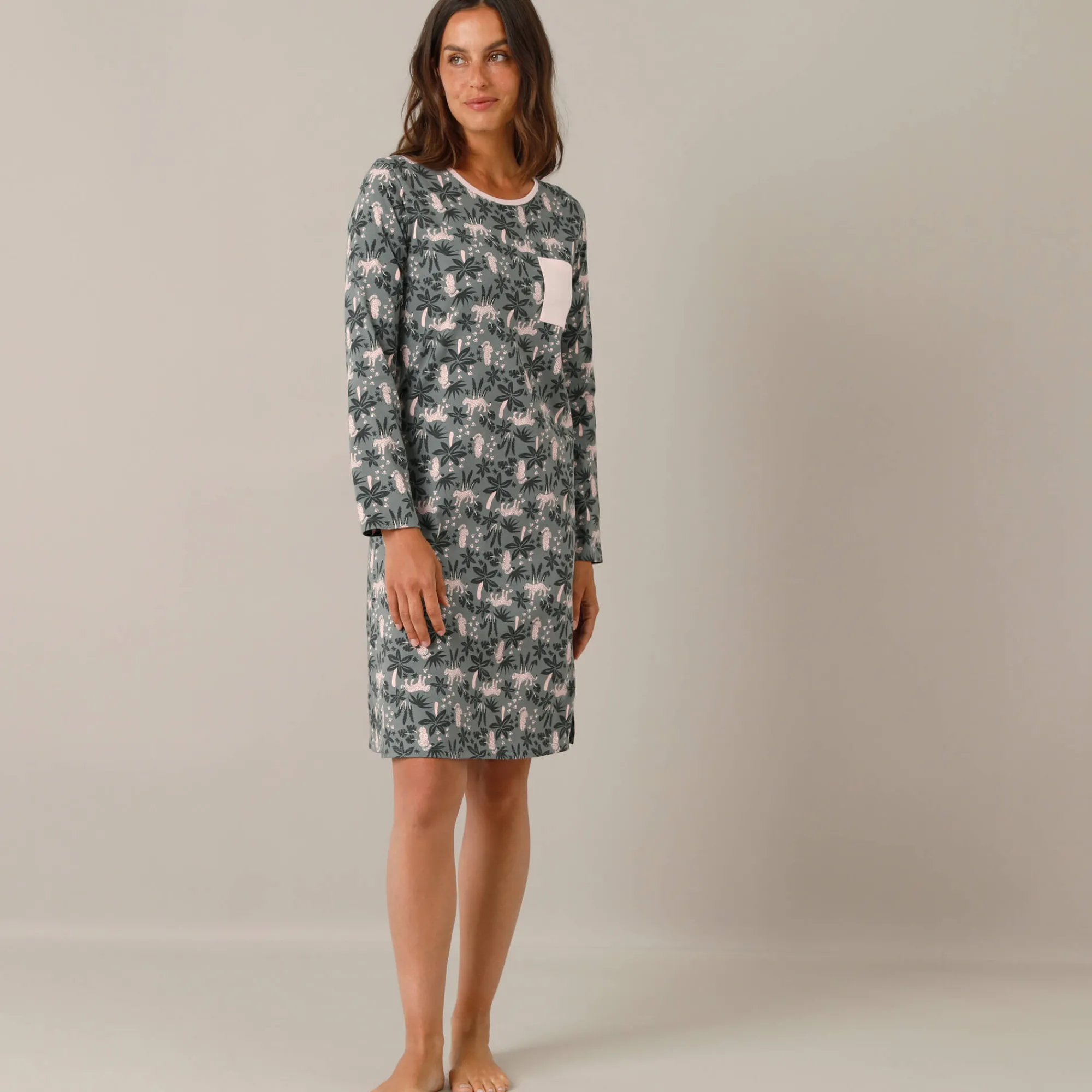 Nachthemd<Blancheporte Nachthemd met jungleprint grijs / roze