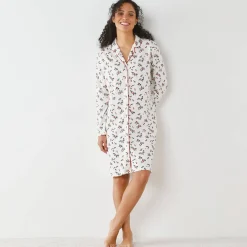 Nachthemd<Blancheporte Nachthemd met reverskraag en hulstprint ecru / kersenrood