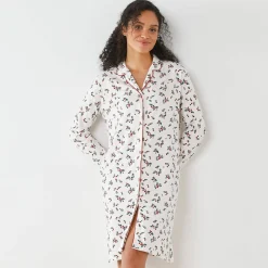 Nachthemd<Blancheporte Nachthemd met reverskraag en hulstprint ecru / kersenrood
