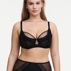 Beha<Chantelle Omhullende beha in tricot en kant 'Play' - met beugels zwart